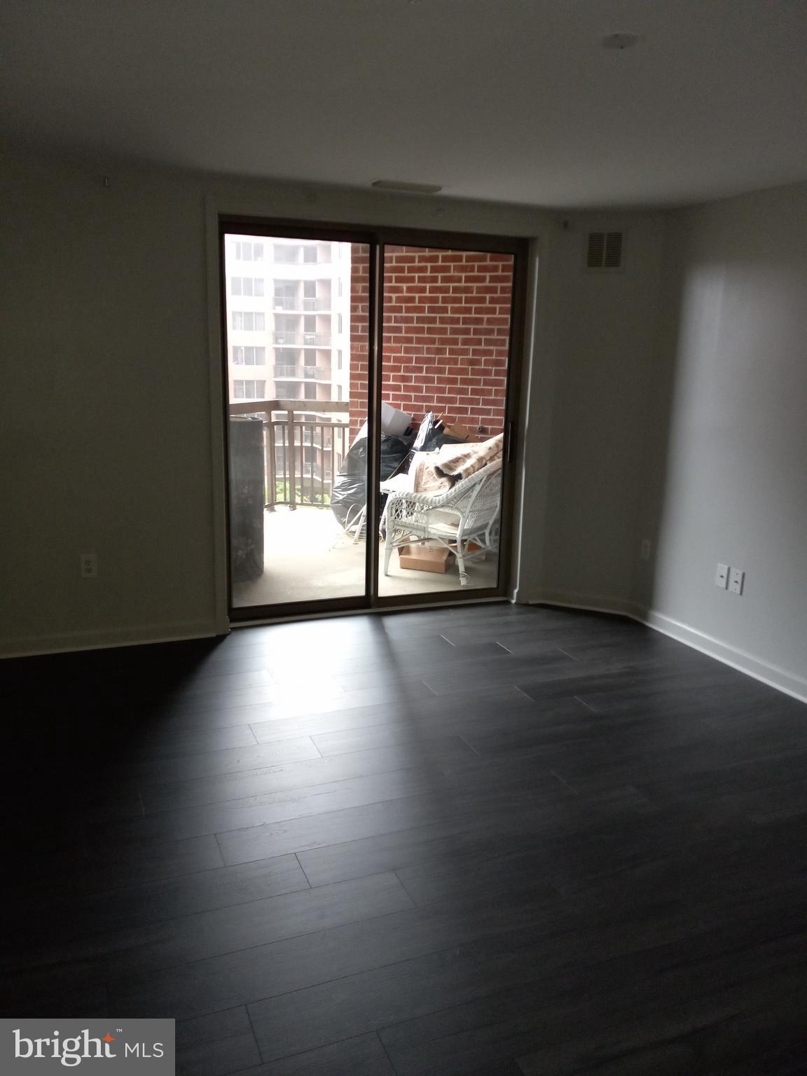 VIRGINIA SQUARE - Residential