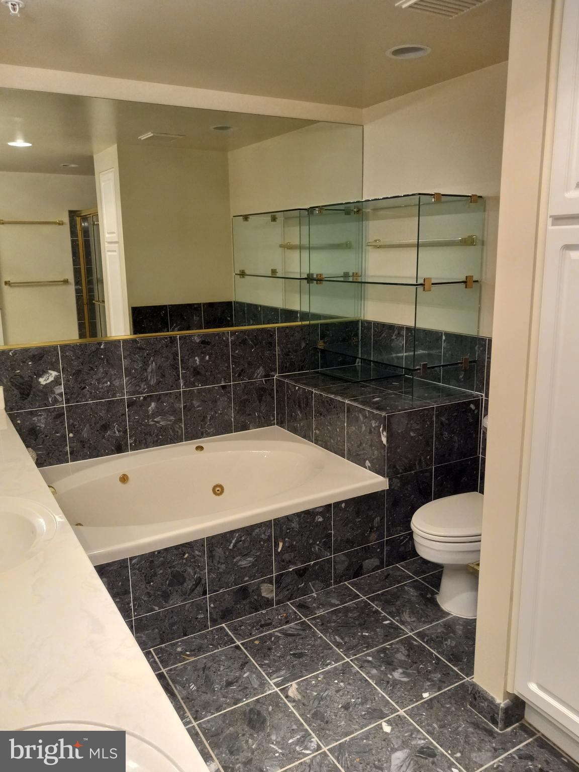 VIRGINIA SQUARE - Residential