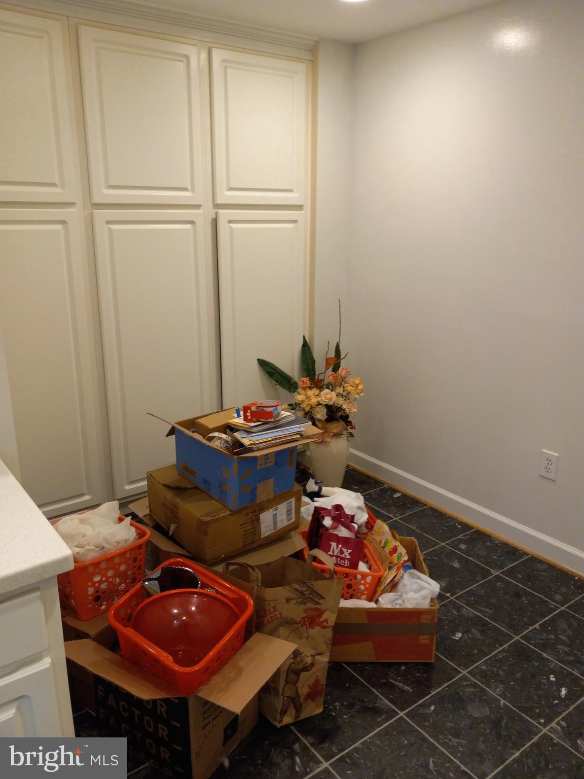 VIRGINIA SQUARE - Residential