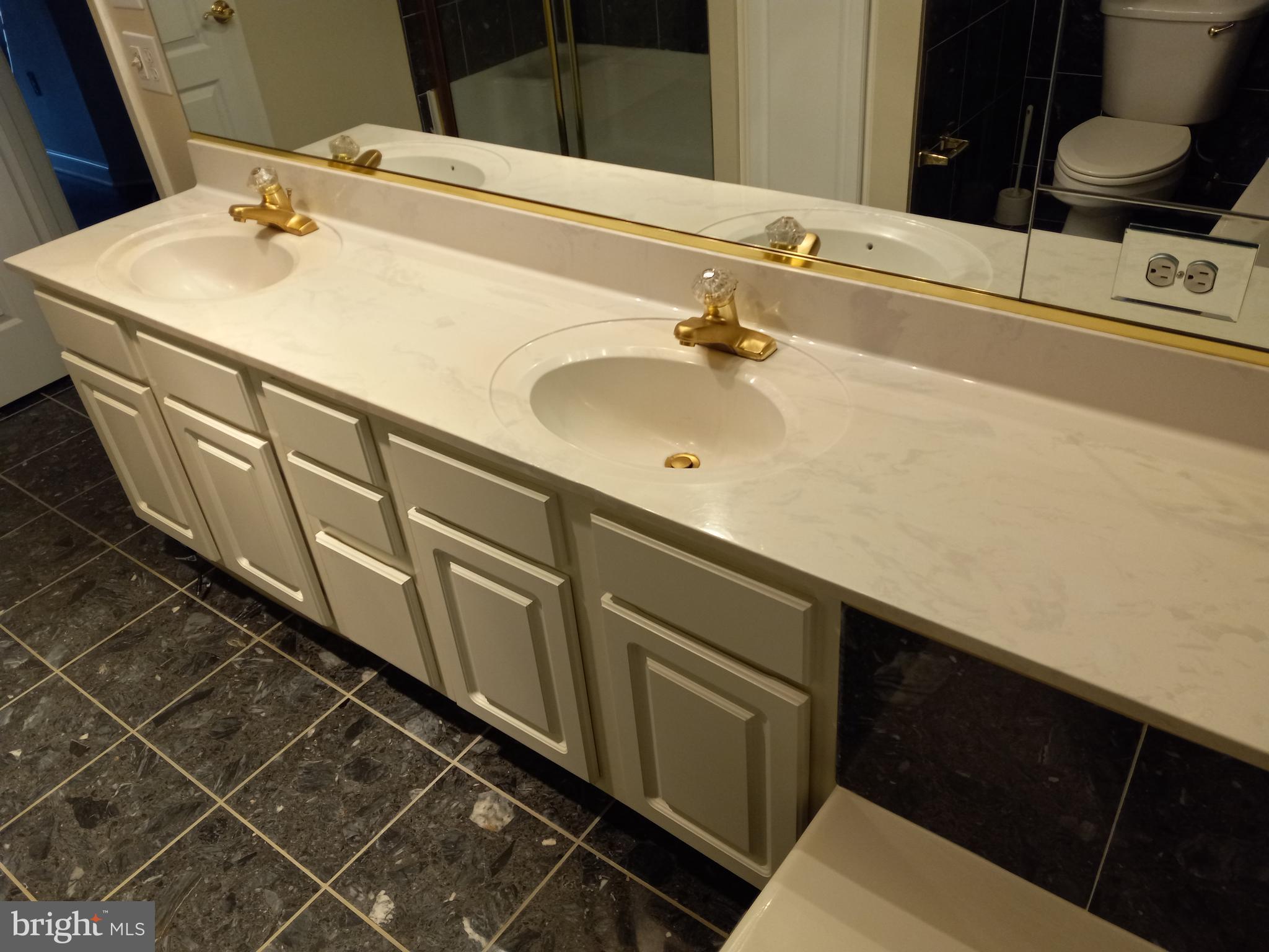 VIRGINIA SQUARE - Residential