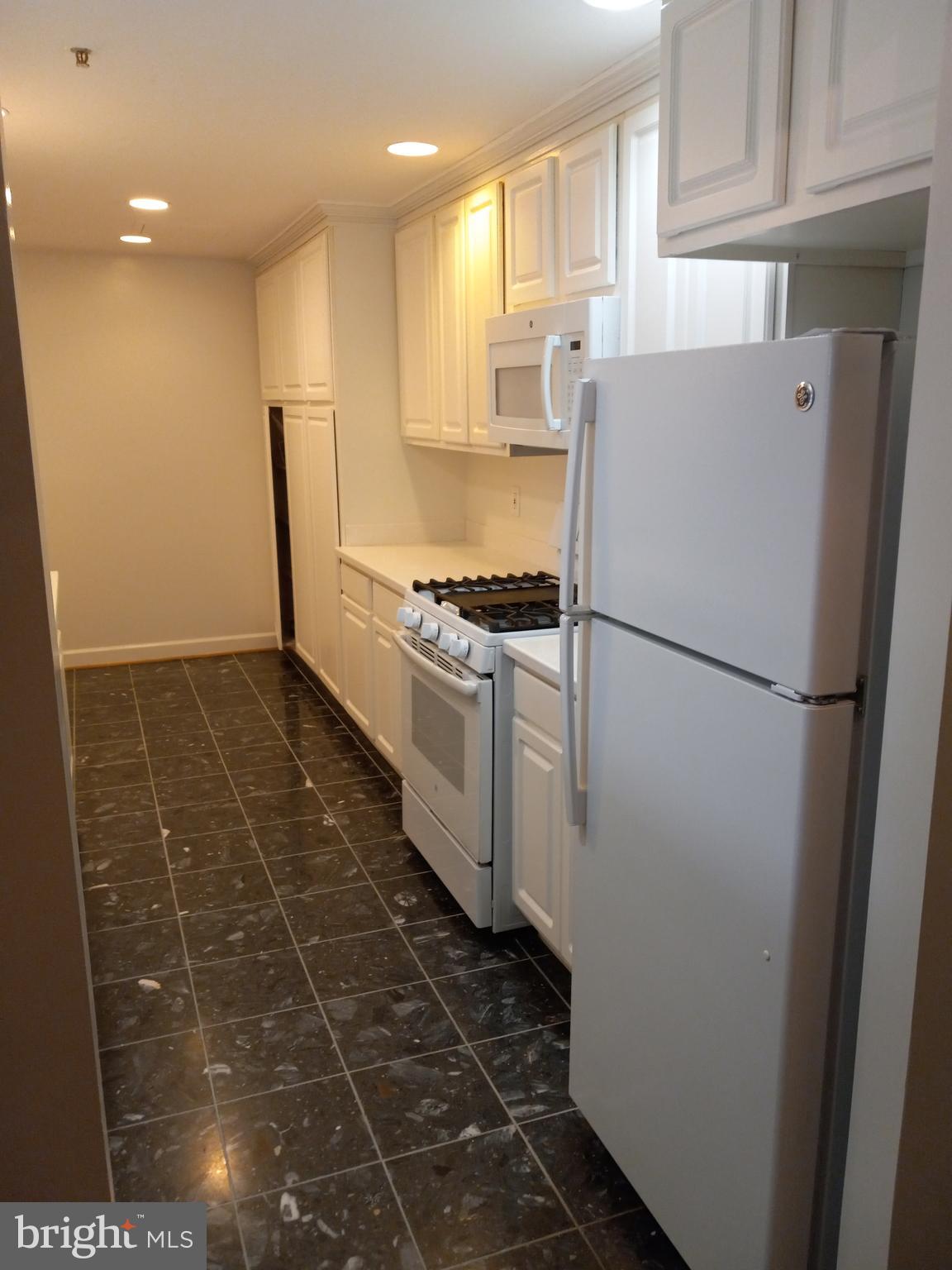 VIRGINIA SQUARE - Residential