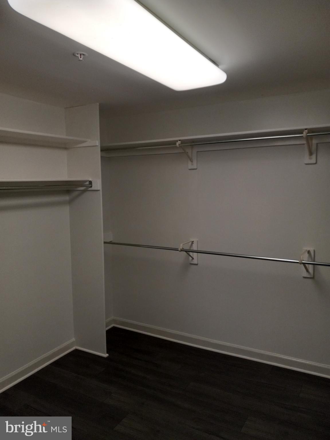 VIRGINIA SQUARE - Residential