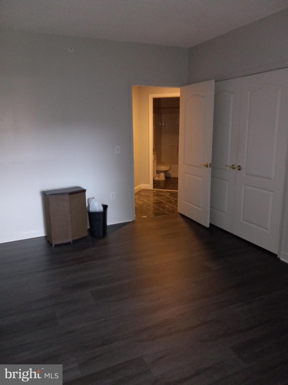 VIRGINIA SQUARE - Residential