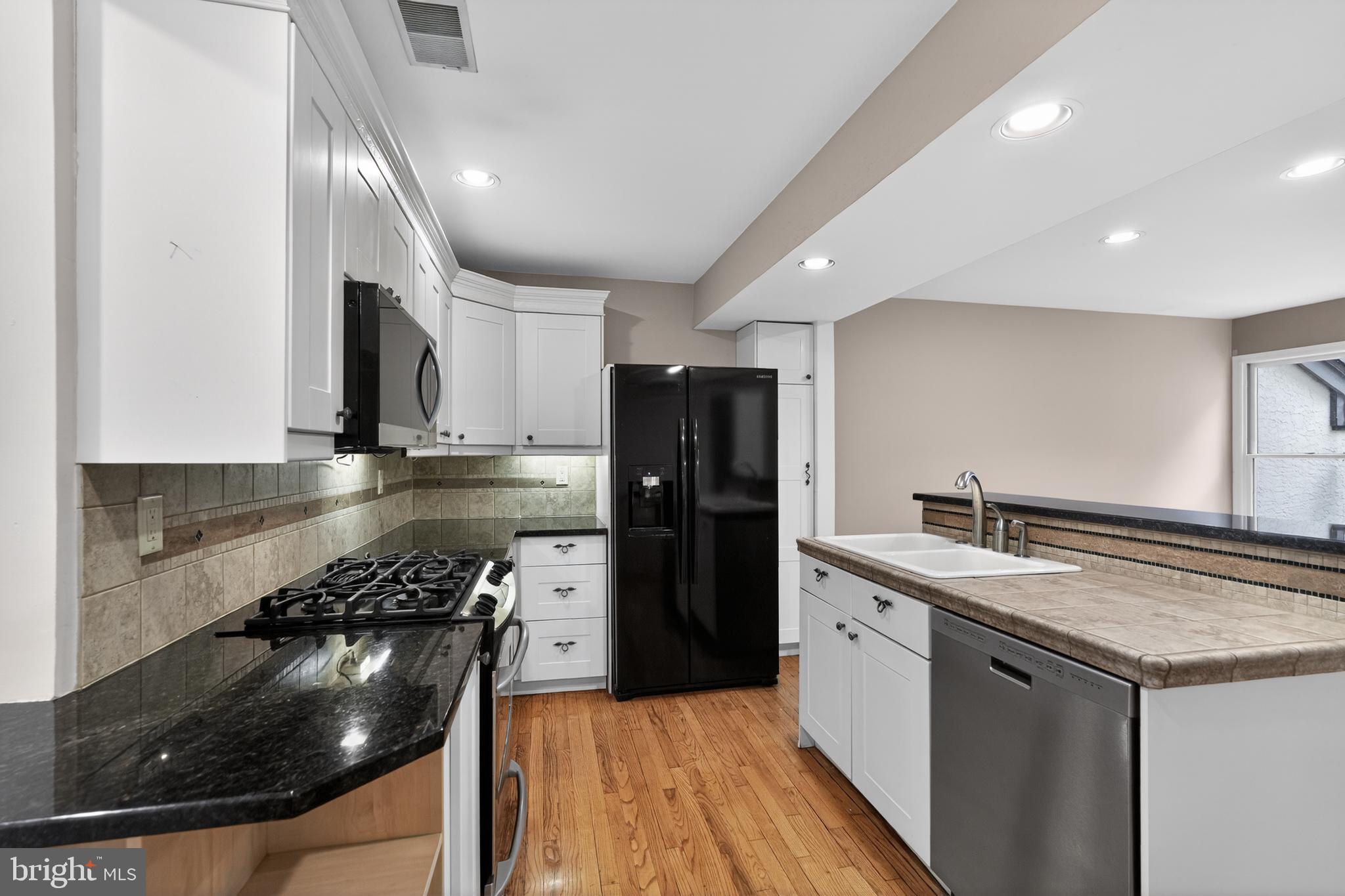 CHESTERBROOK/PONDS - Residential