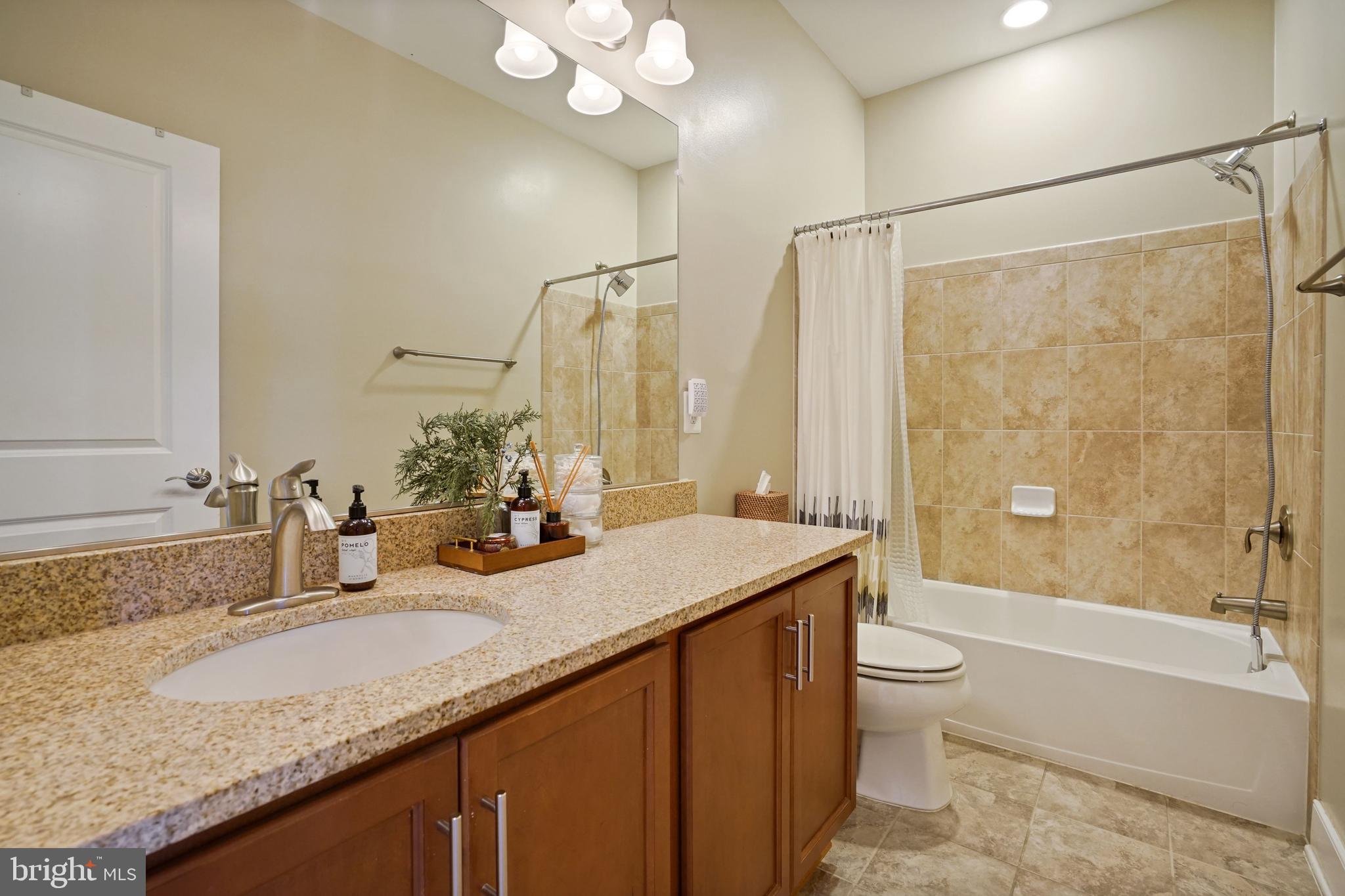 POTOMAC YARD - Residential Lease