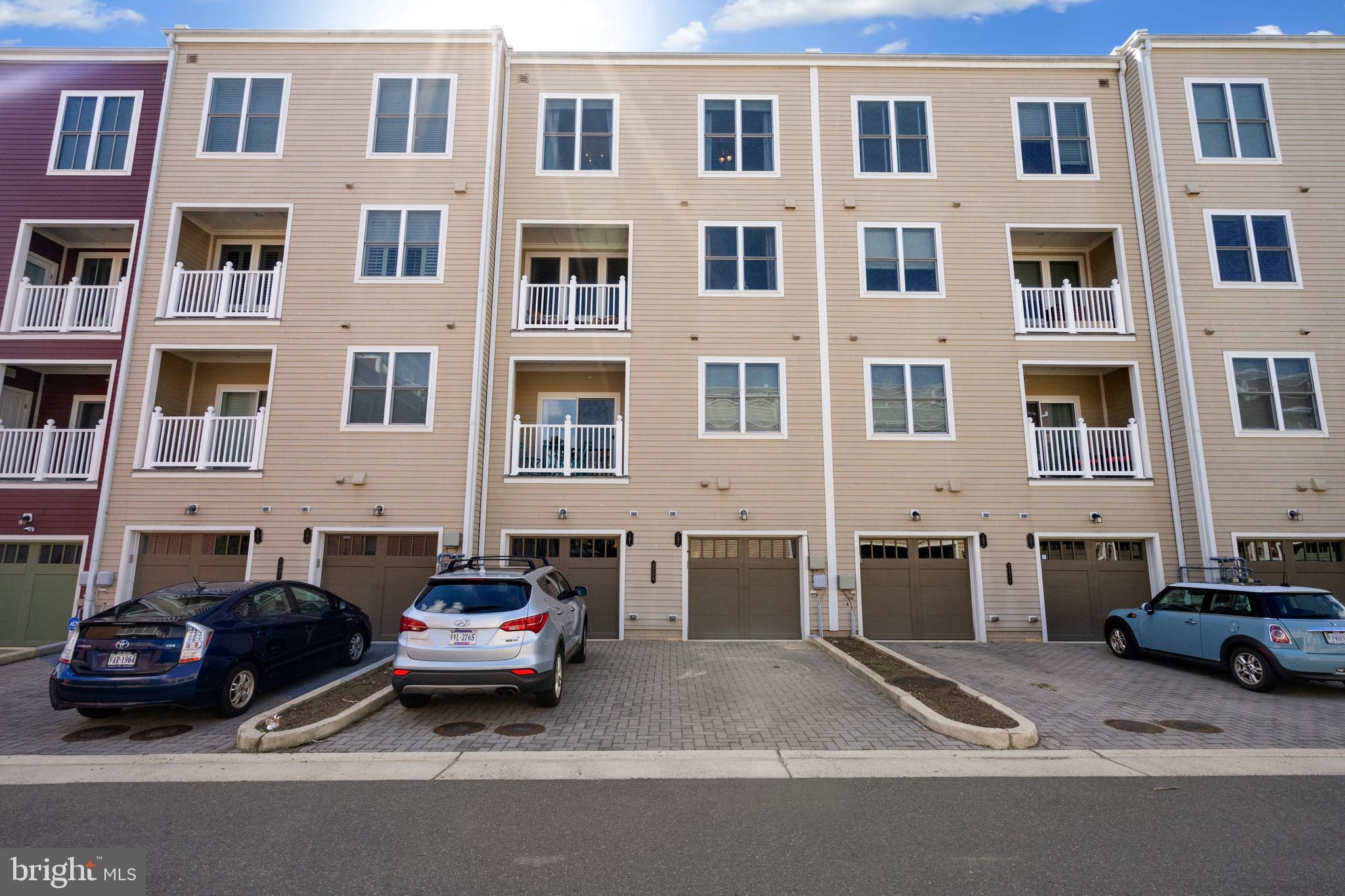 POTOMAC YARD - Residential Lease