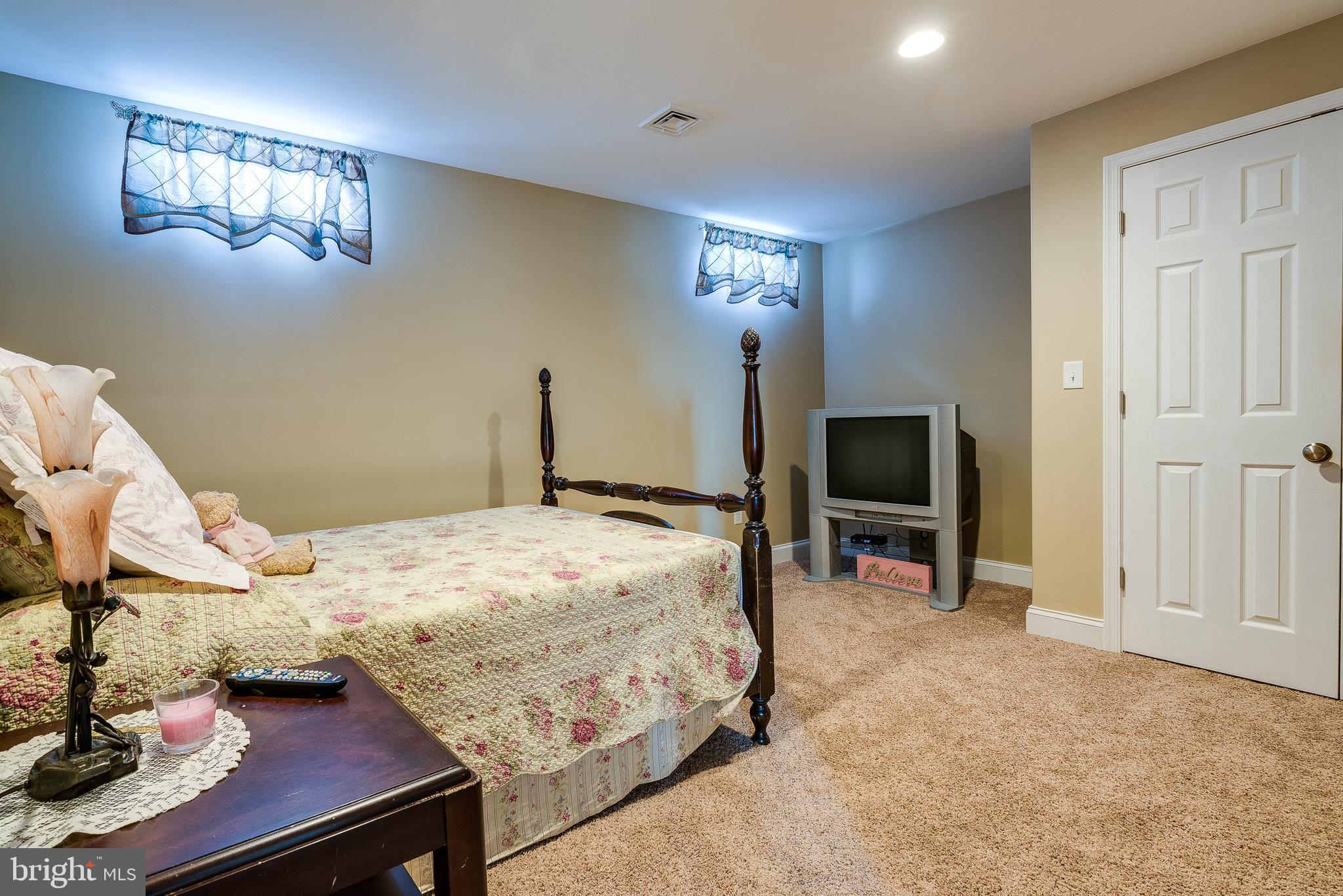 CHAMBERS POINTE - Residential