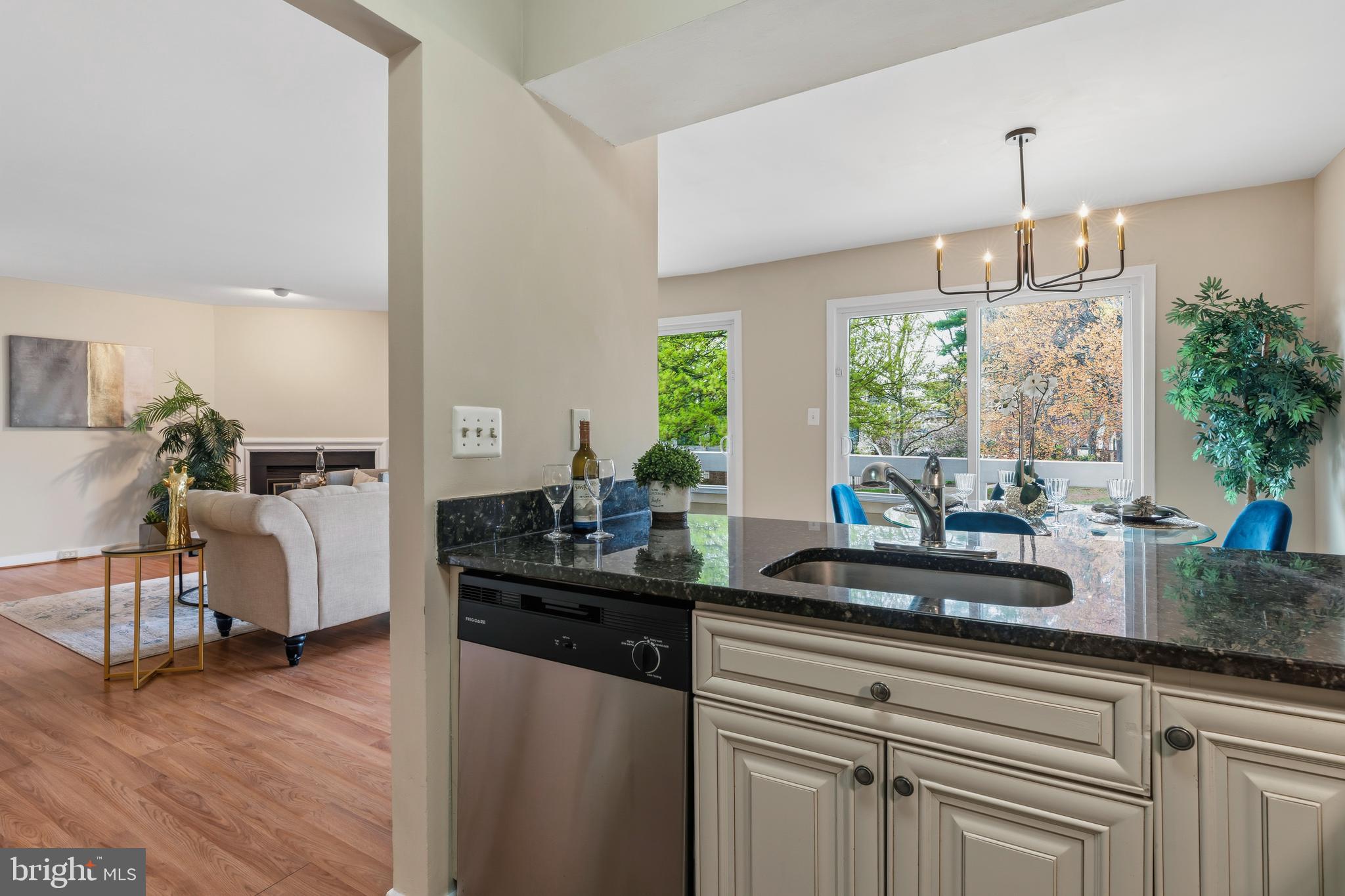 DOCKSIDE - Residential