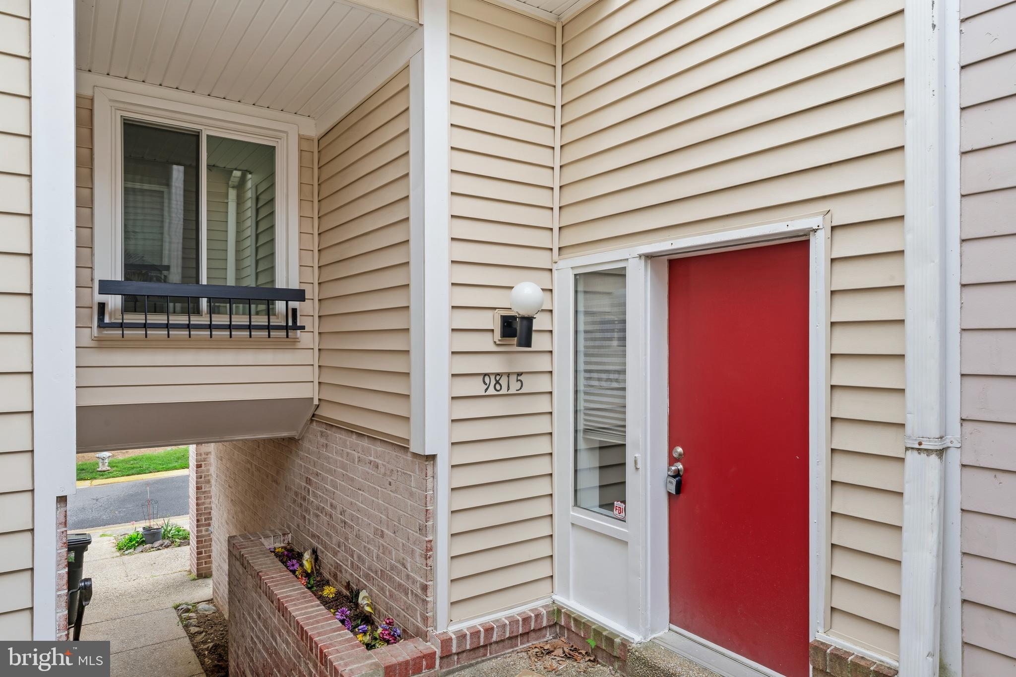 9815 LAKE SHORE DRIVE