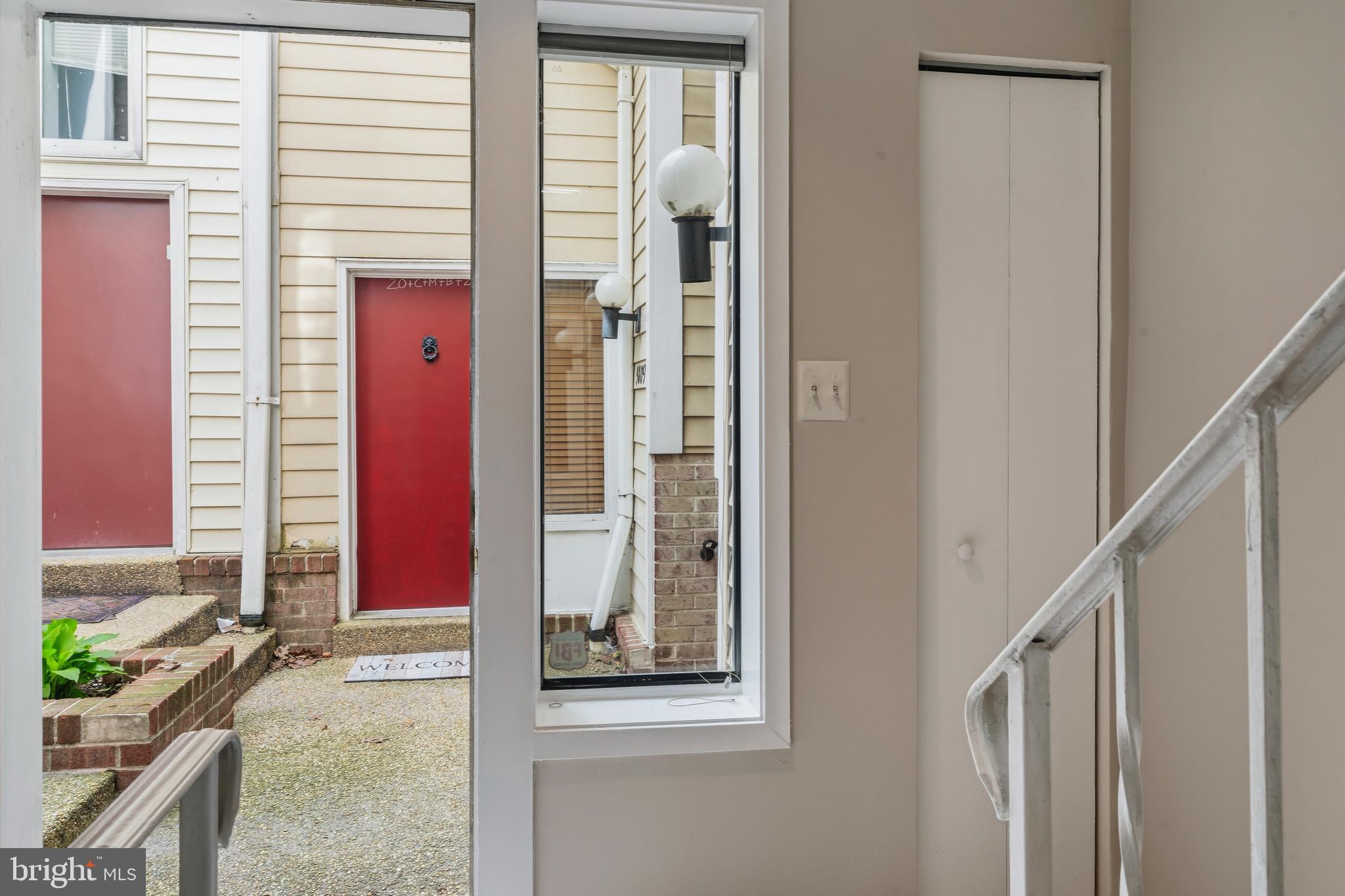 9815 LAKE SHORE DRIVE