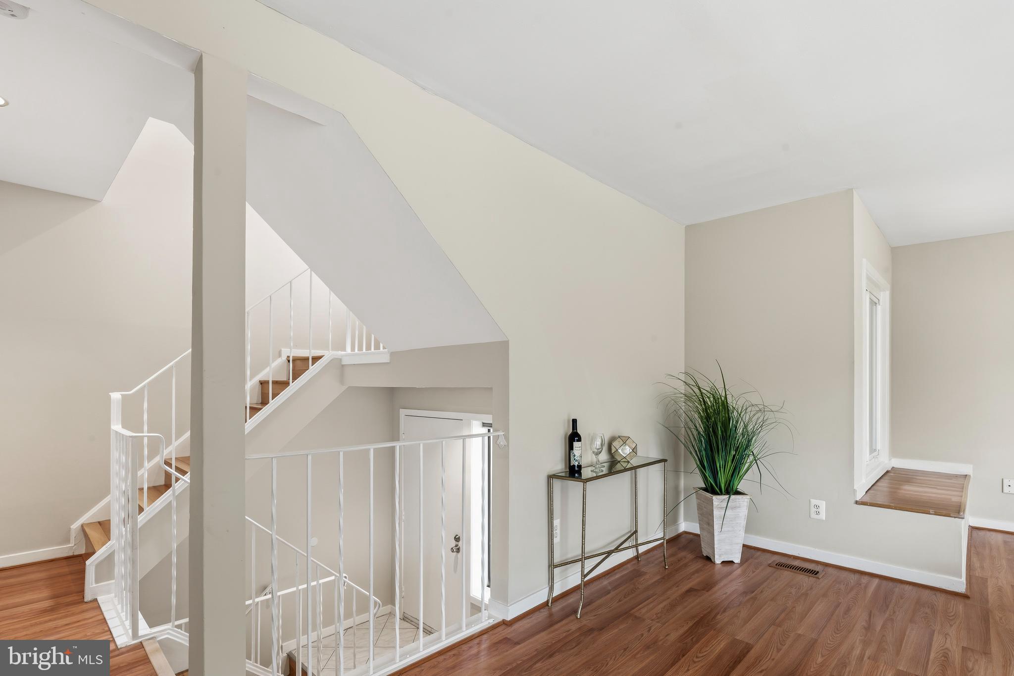 9815 LAKE SHORE DRIVE