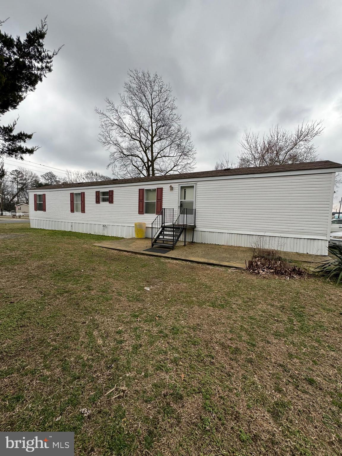 COUNTRY ESTATES - Residential