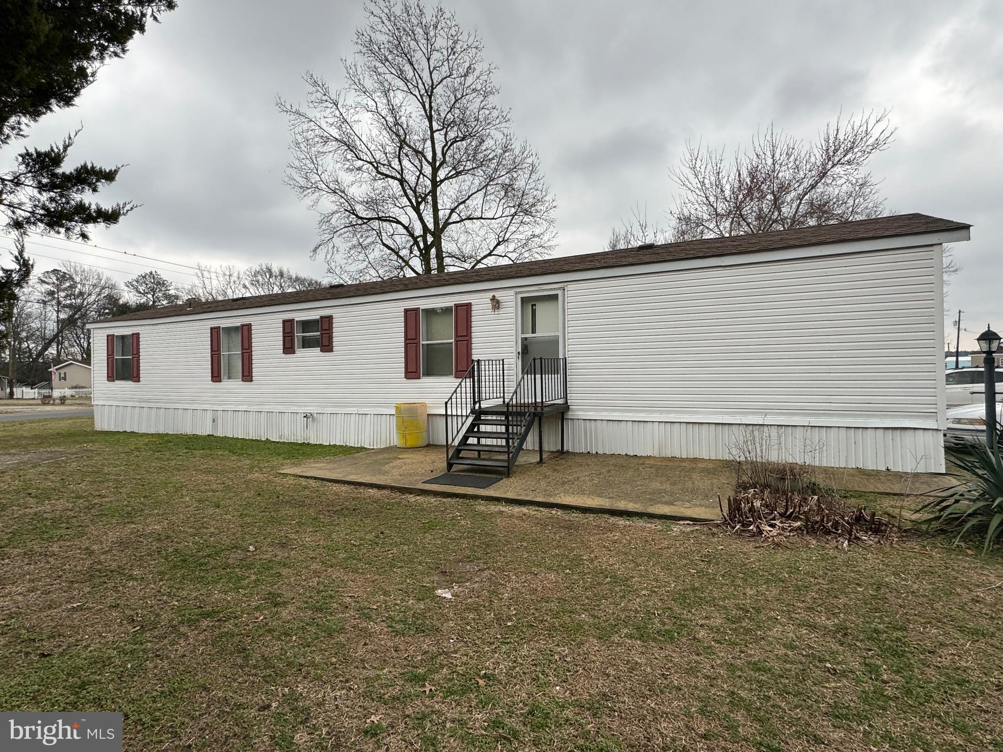 COUNTRY ESTATES - Residential