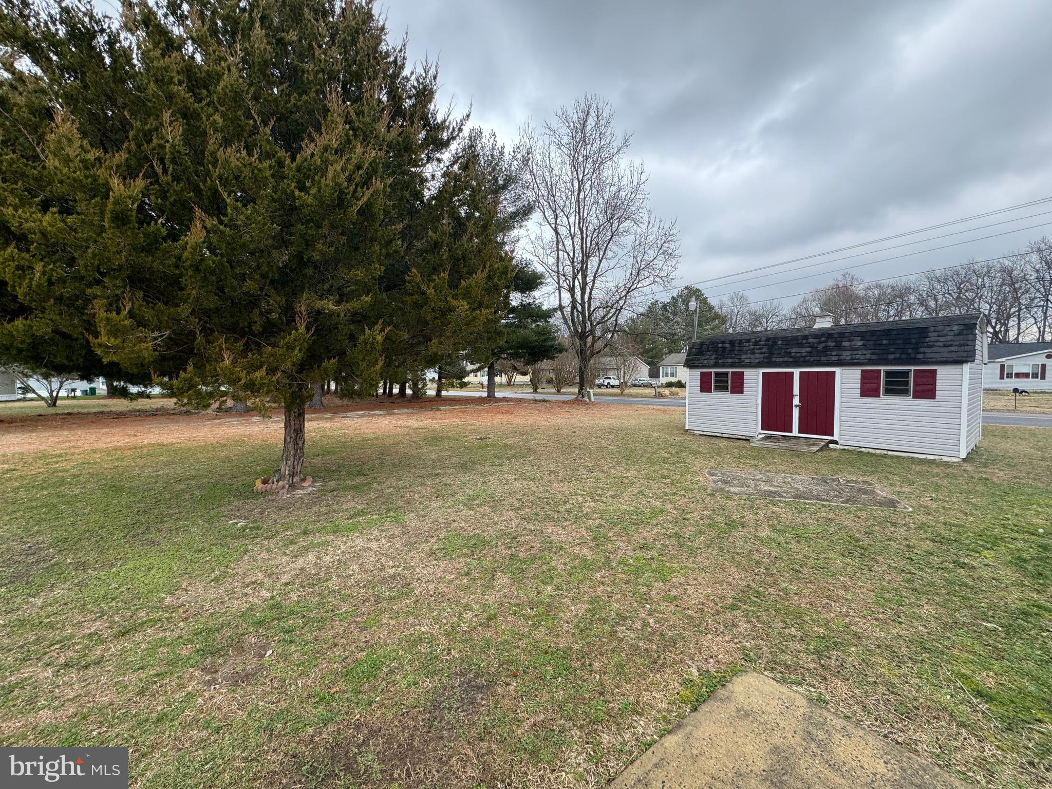 COUNTRY ESTATES - Residential