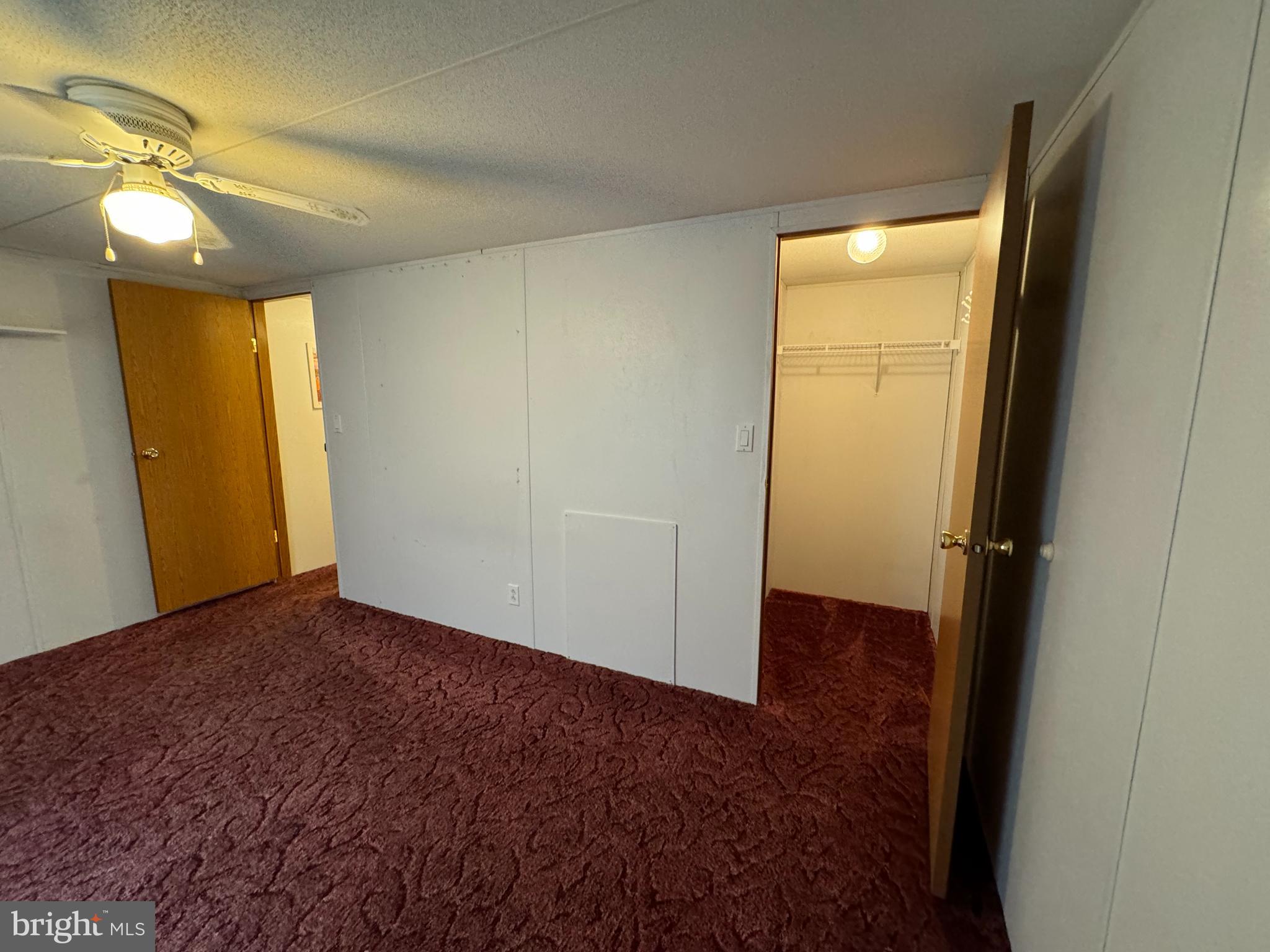 COUNTRY ESTATES - Residential