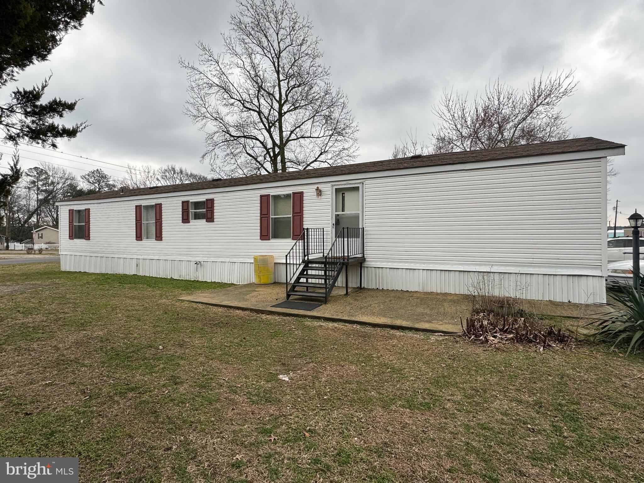 COUNTRY ESTATES - Residential