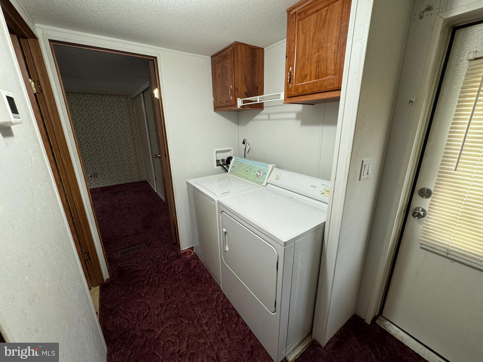 COUNTRY ESTATES - Residential