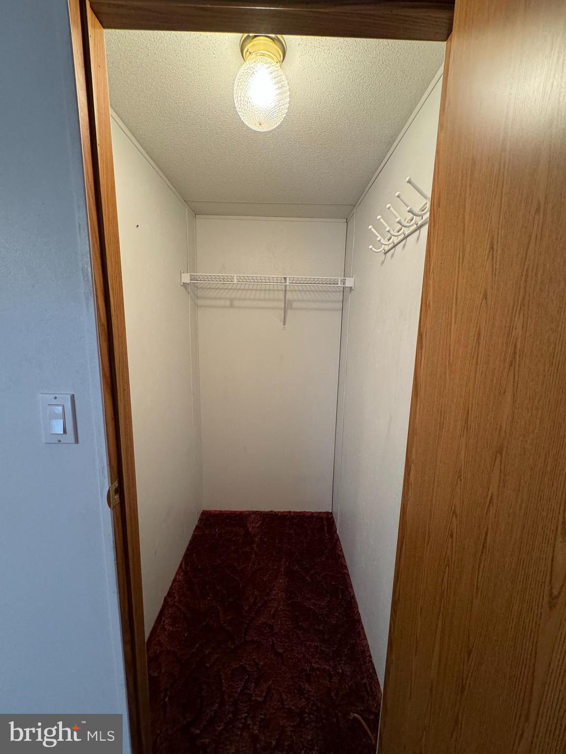 COUNTRY ESTATES - Residential