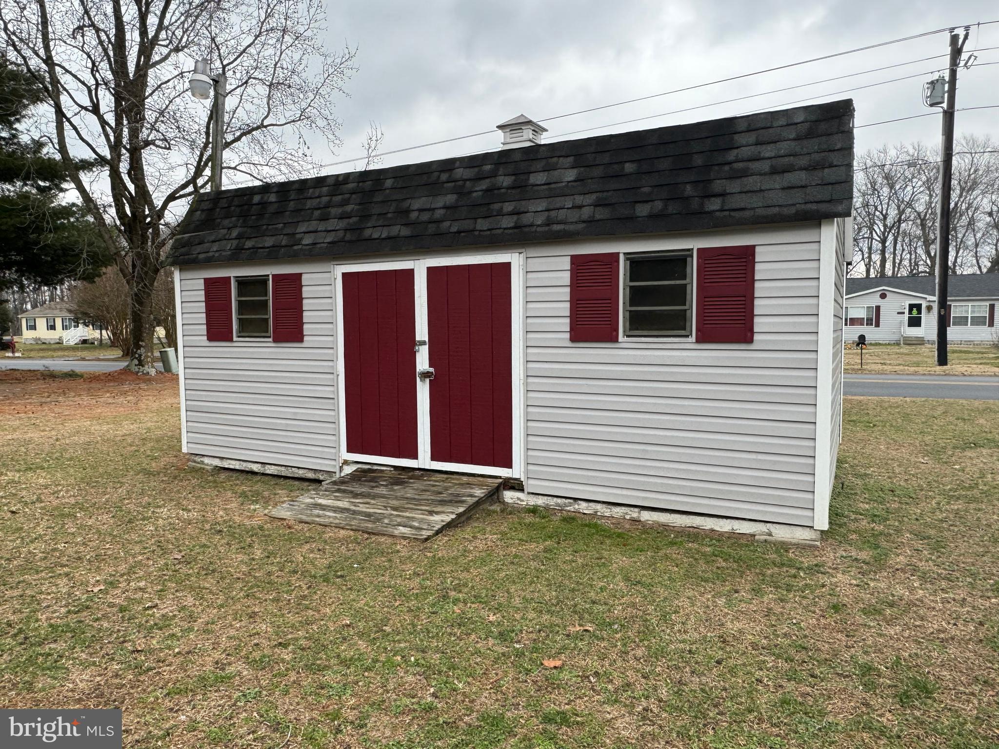 COUNTRY ESTATES - Residential