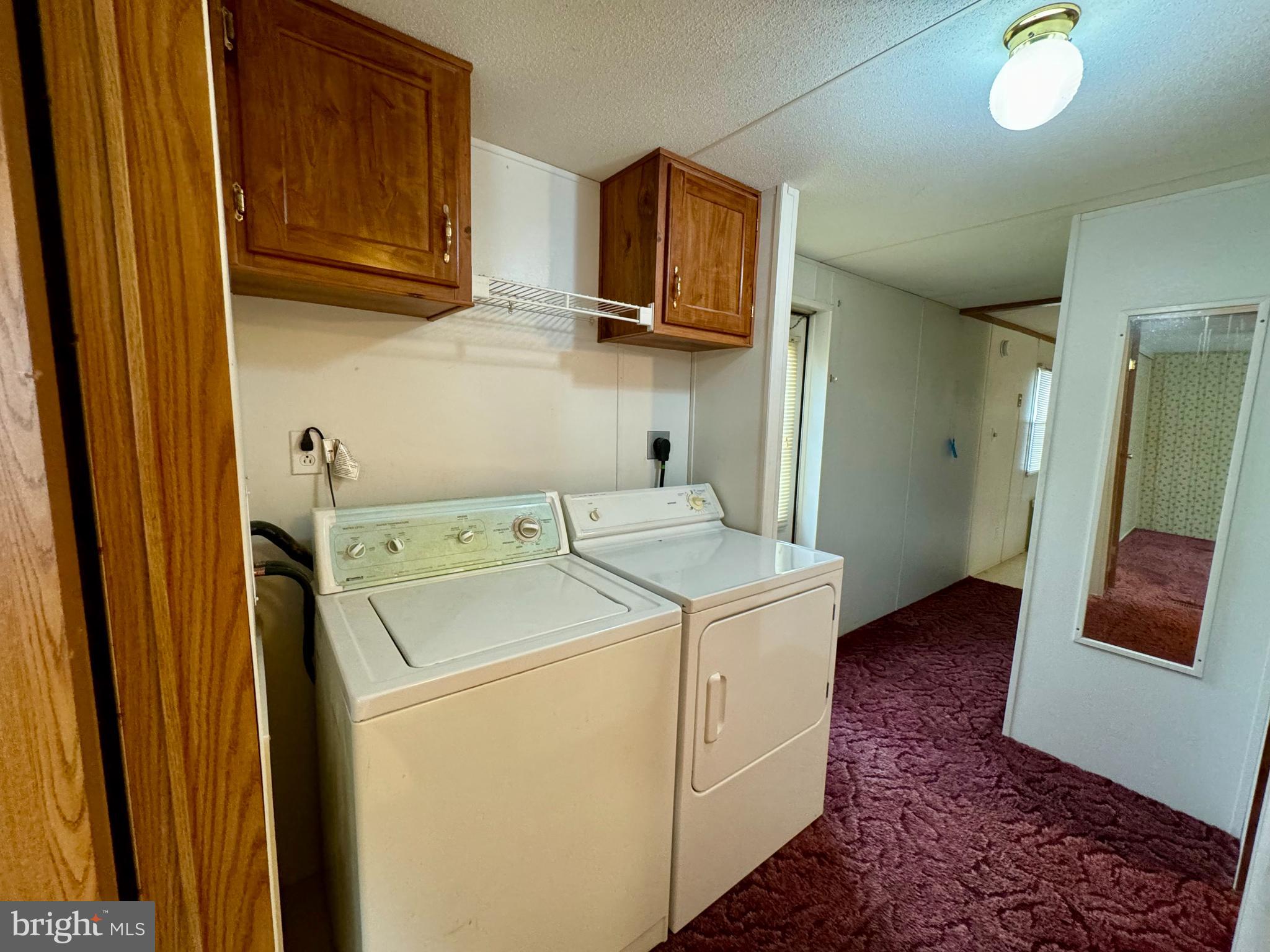 COUNTRY ESTATES - Residential