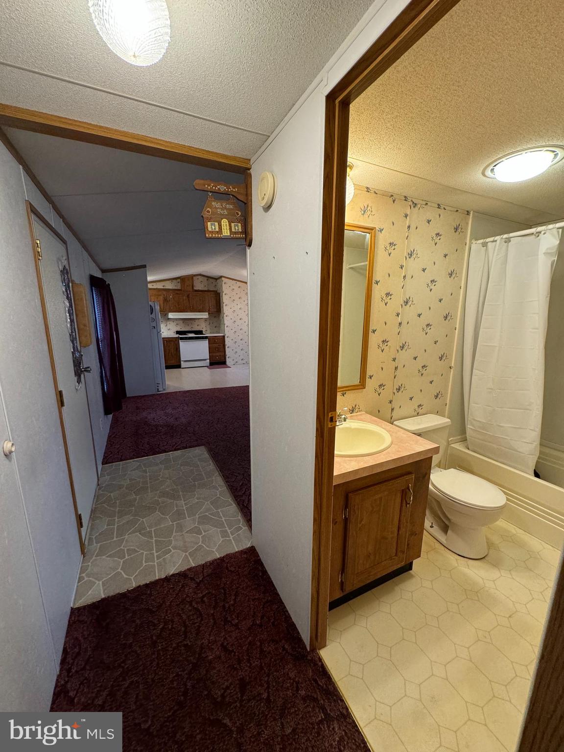 COUNTRY ESTATES - Residential