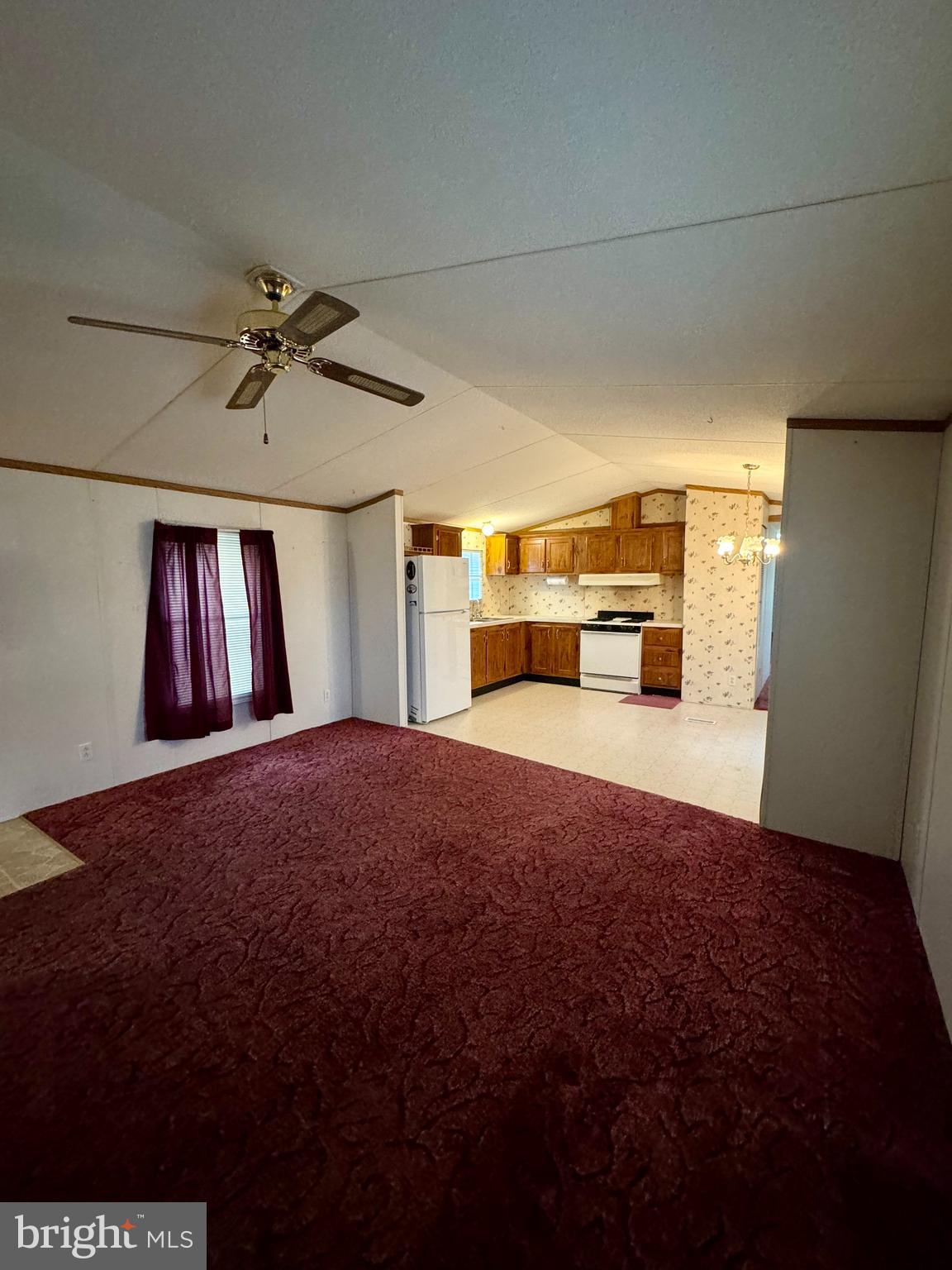 COUNTRY ESTATES - Residential