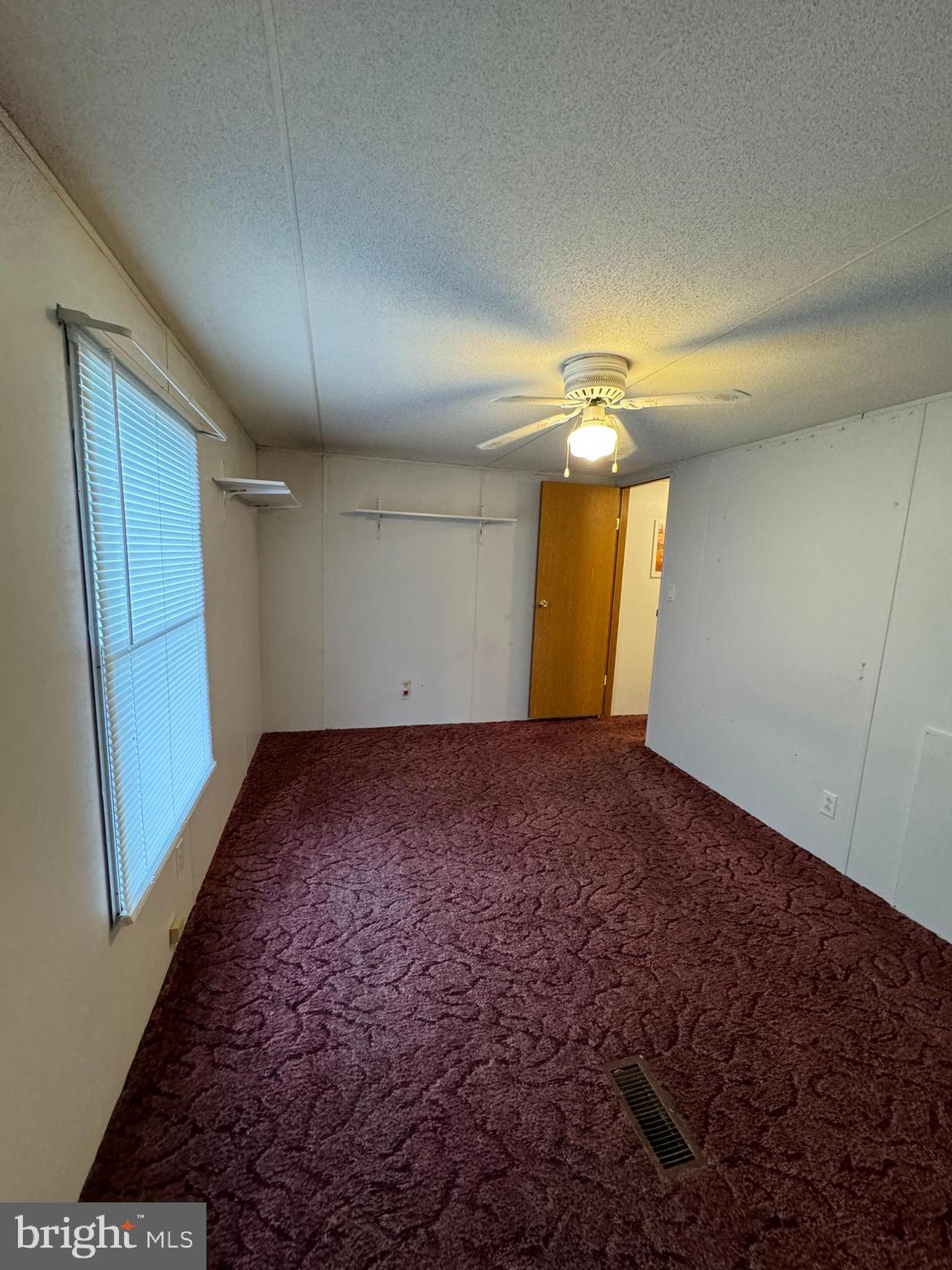 COUNTRY ESTATES - Residential