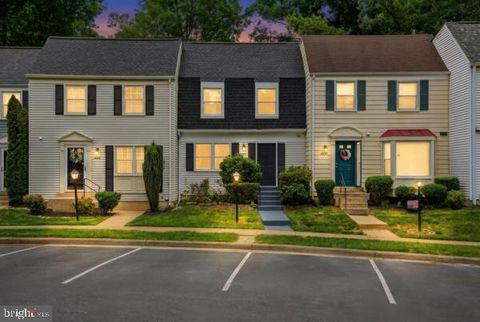 Photo of 6606 Birchleigh Way, ALEXANDRIA, VA 22315 (MLS # VAFX2313178)