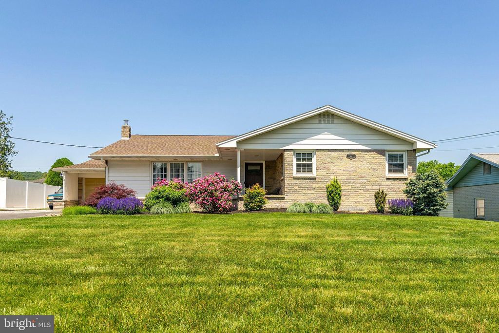 Photo of 22 E Swartzville Road, Denver, PA 17517 (MLS # PALA2051912)