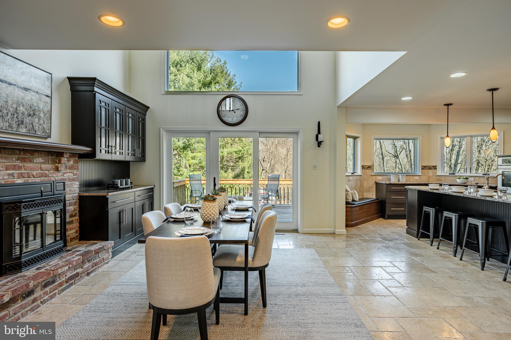 SHADOW OAK - Residential