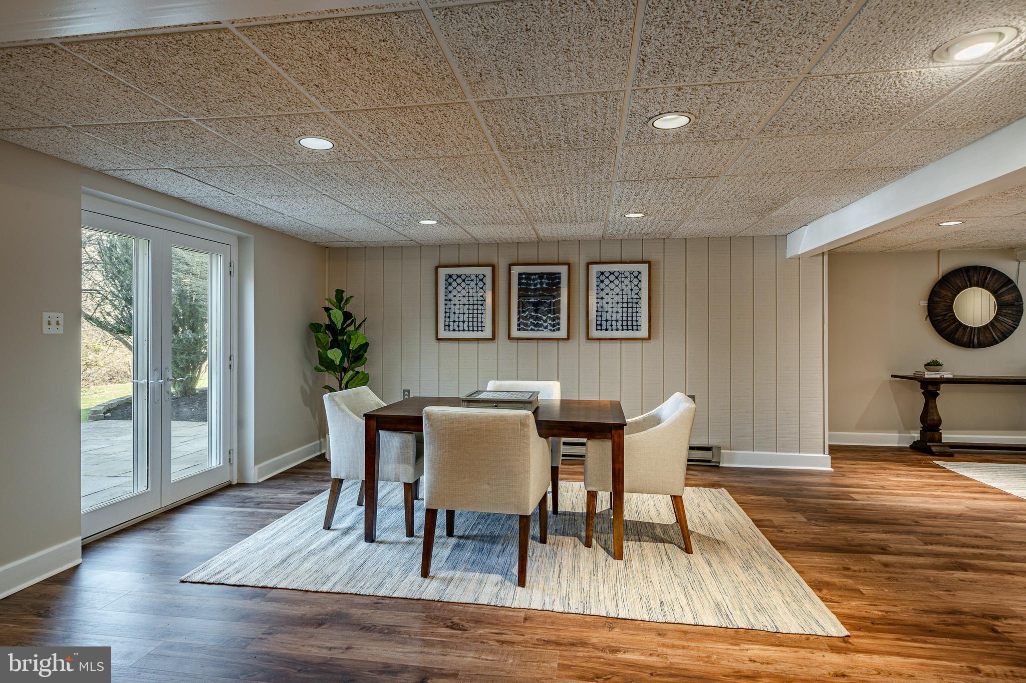 SHADOW OAK - Residential