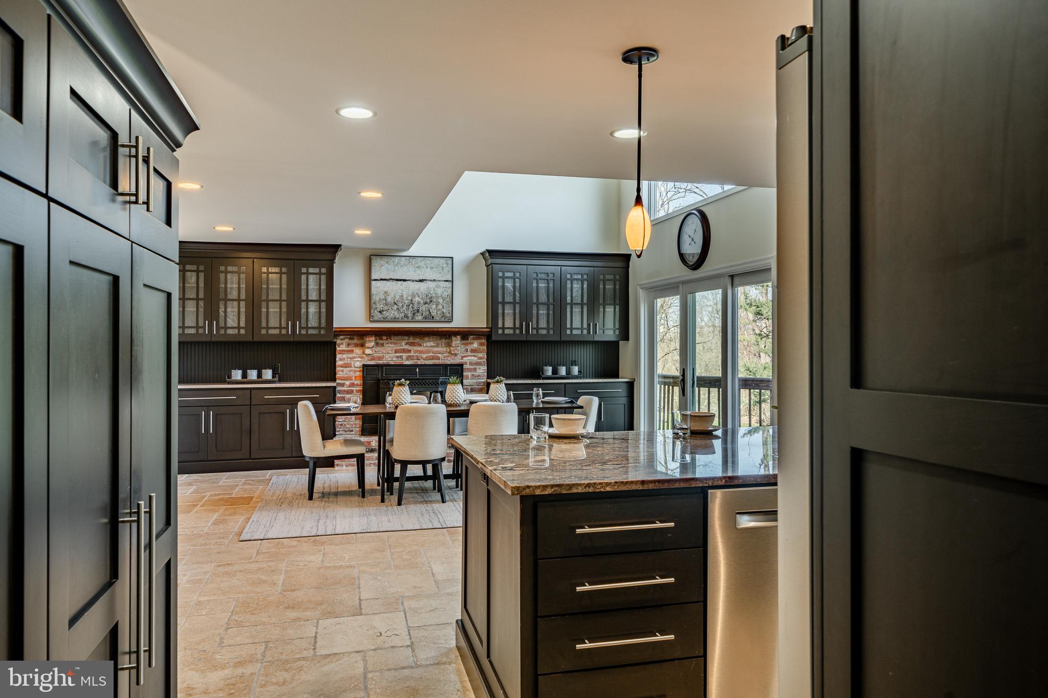 SHADOW OAK - Residential