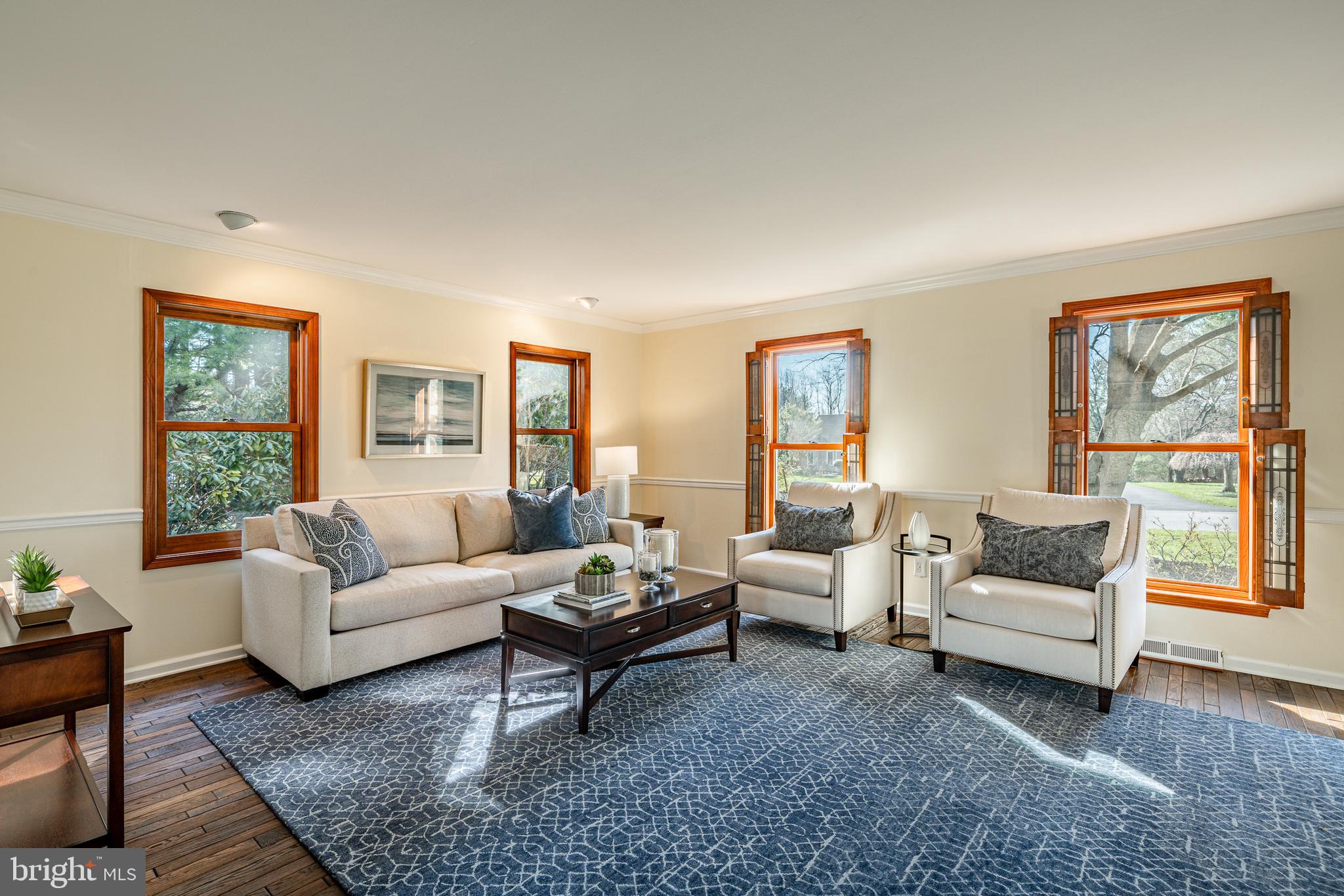 SHADOW OAK - Residential