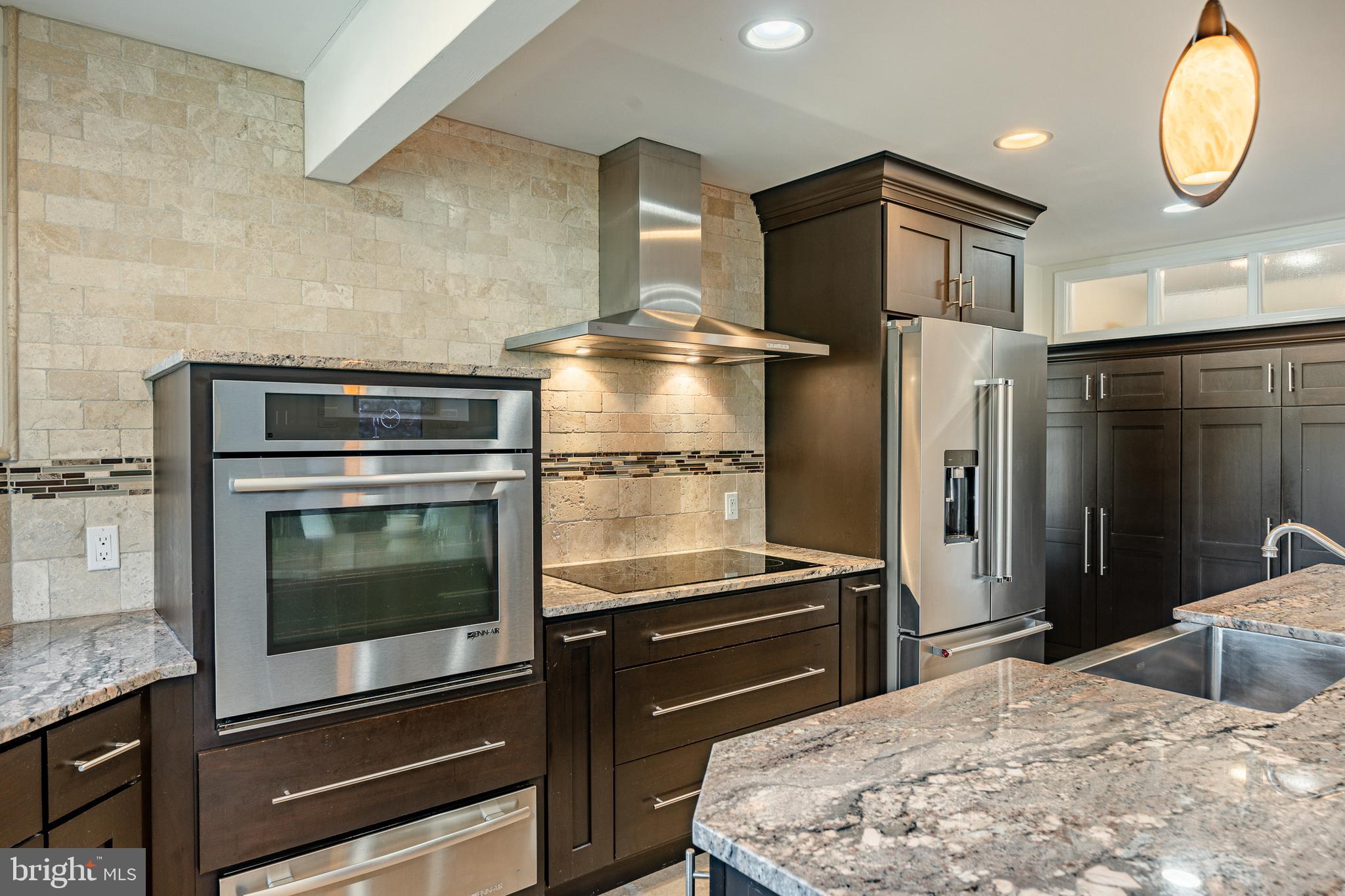 SHADOW OAK - Residential