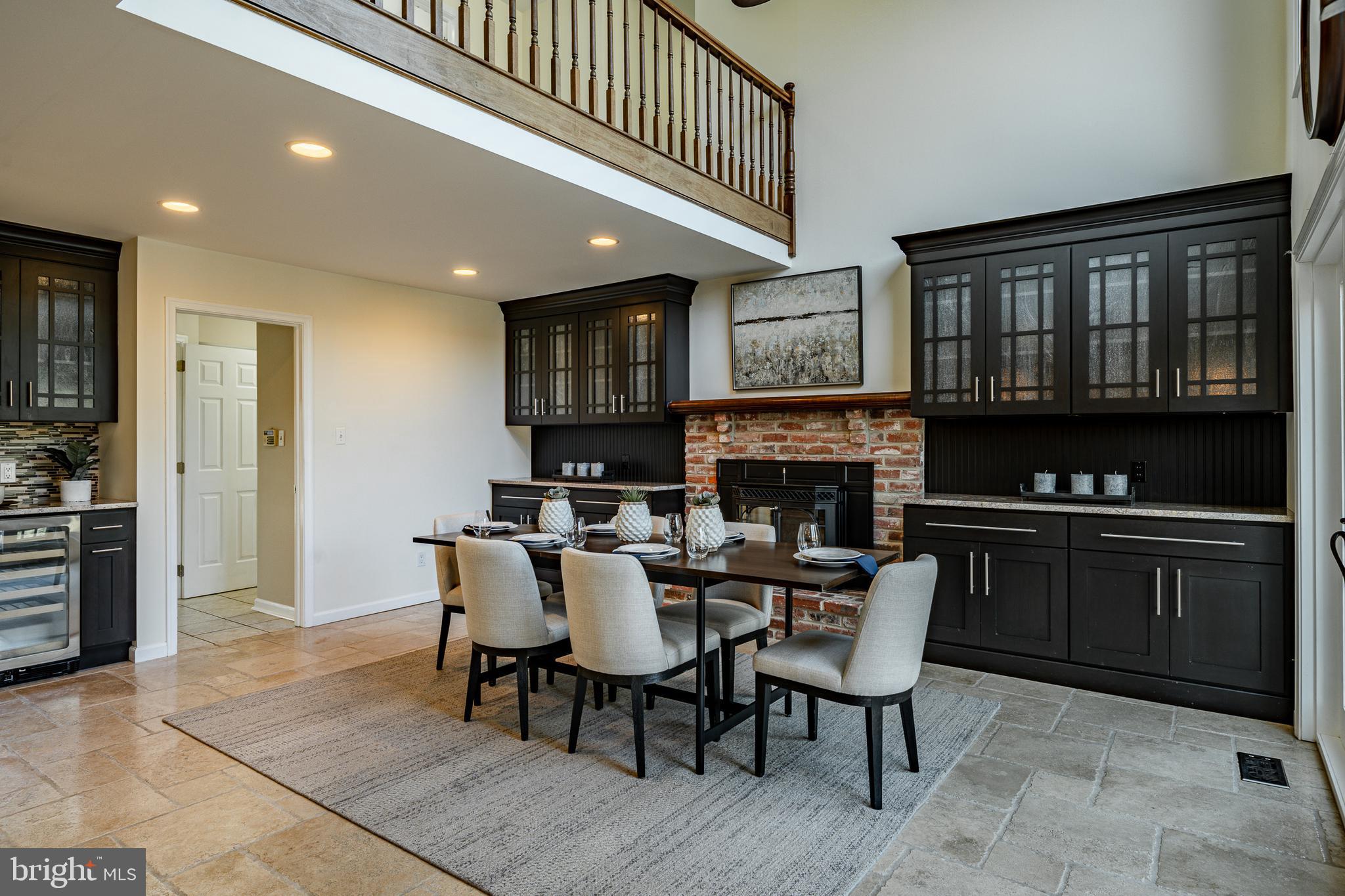 SHADOW OAK - Residential