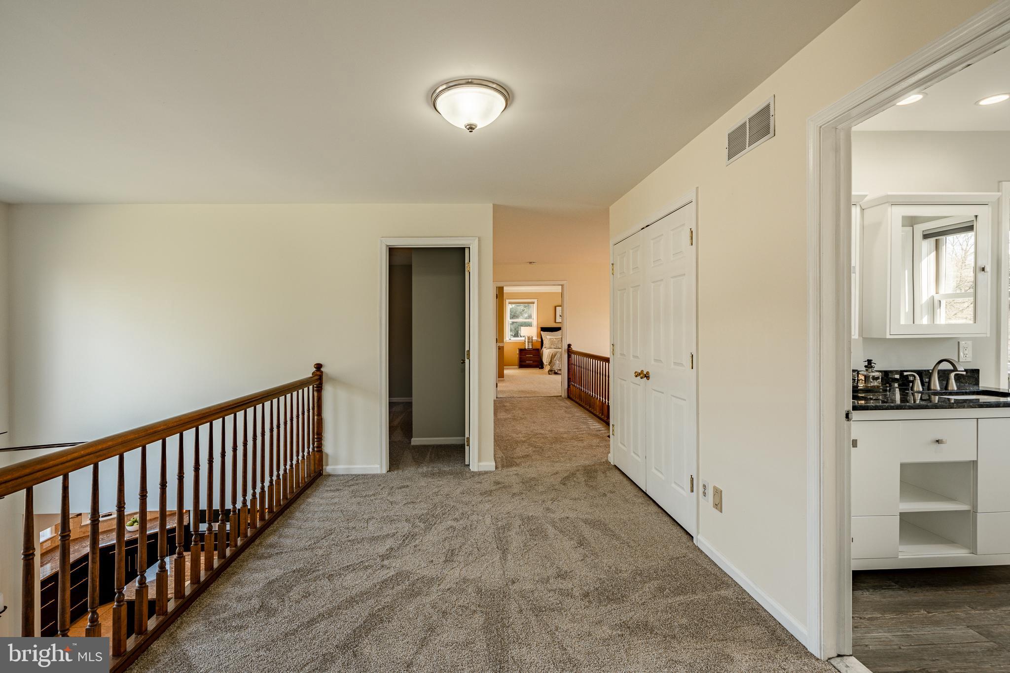 SHADOW OAK - Residential