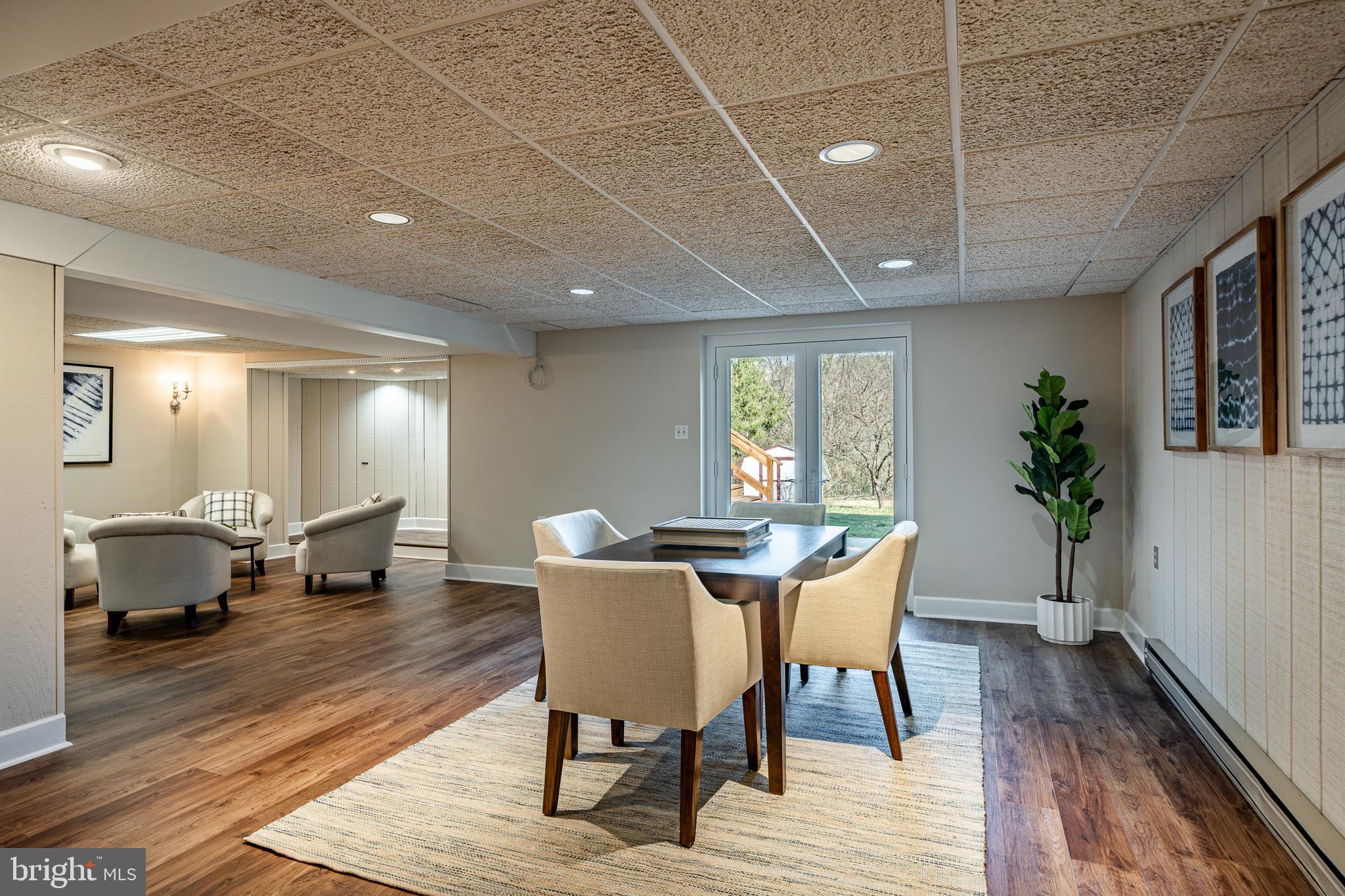 SHADOW OAK - Residential