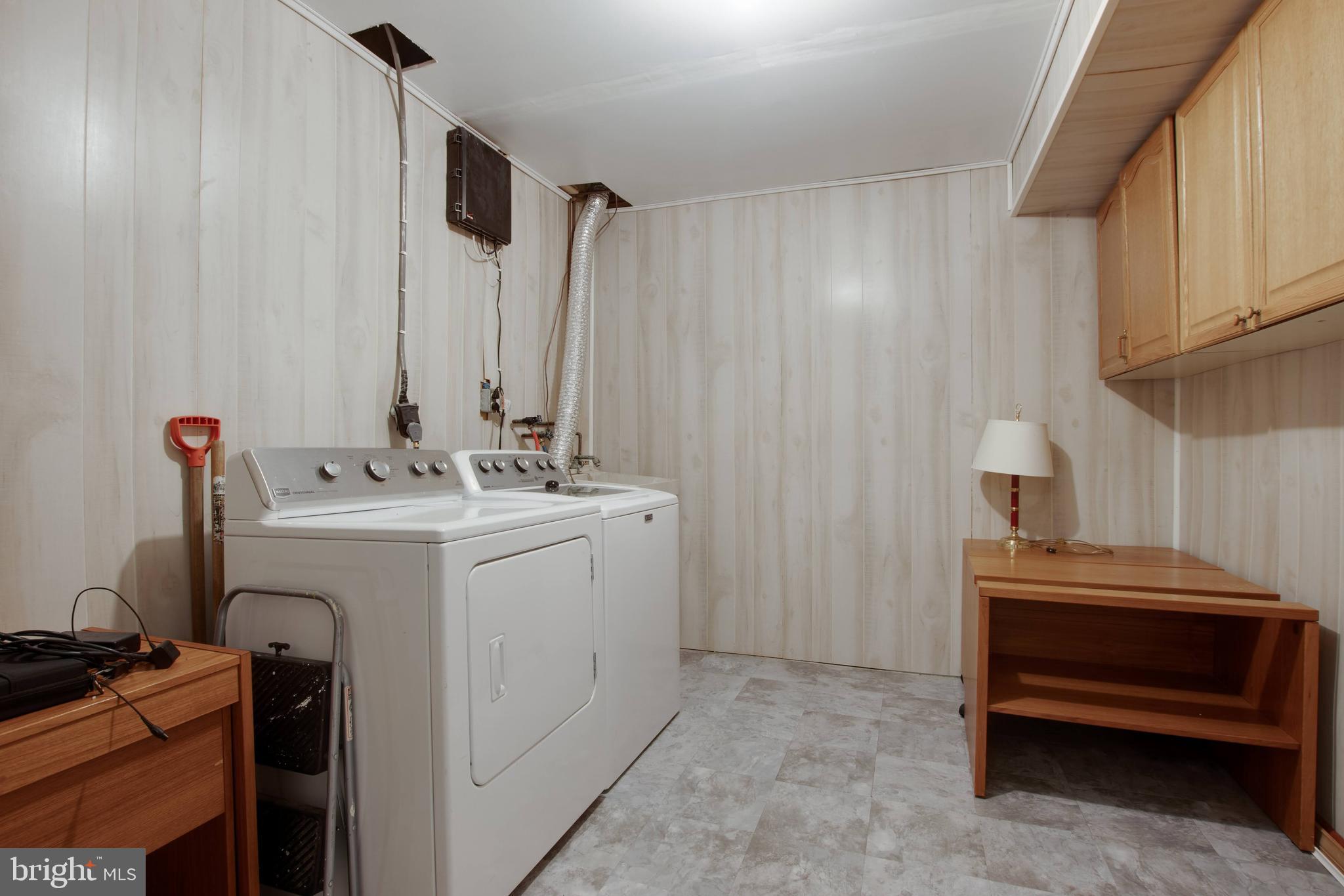 KINGS PARK WEST - Residential Lease