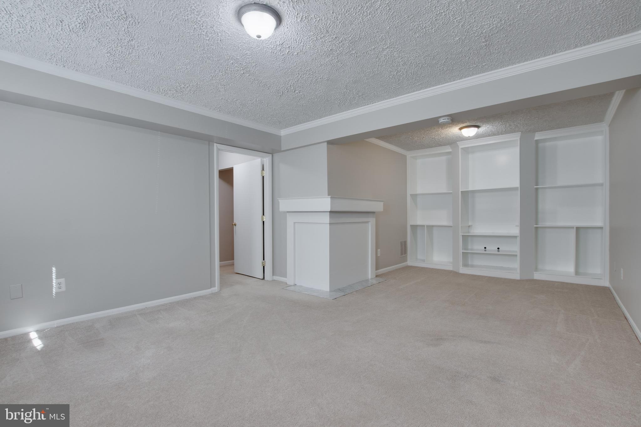 KINGS PARK WEST - Residential Lease