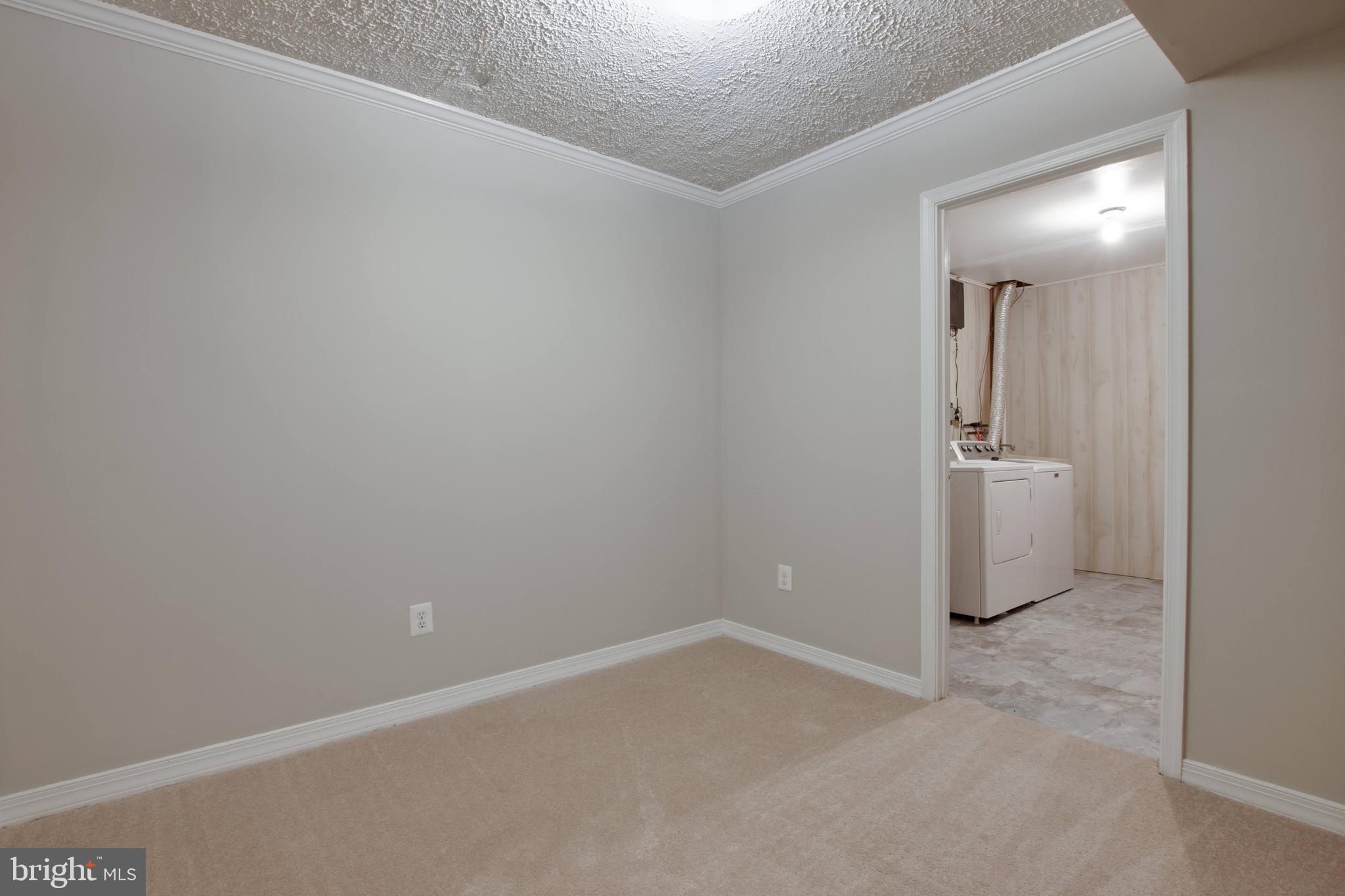 KINGS PARK WEST - Residential Lease