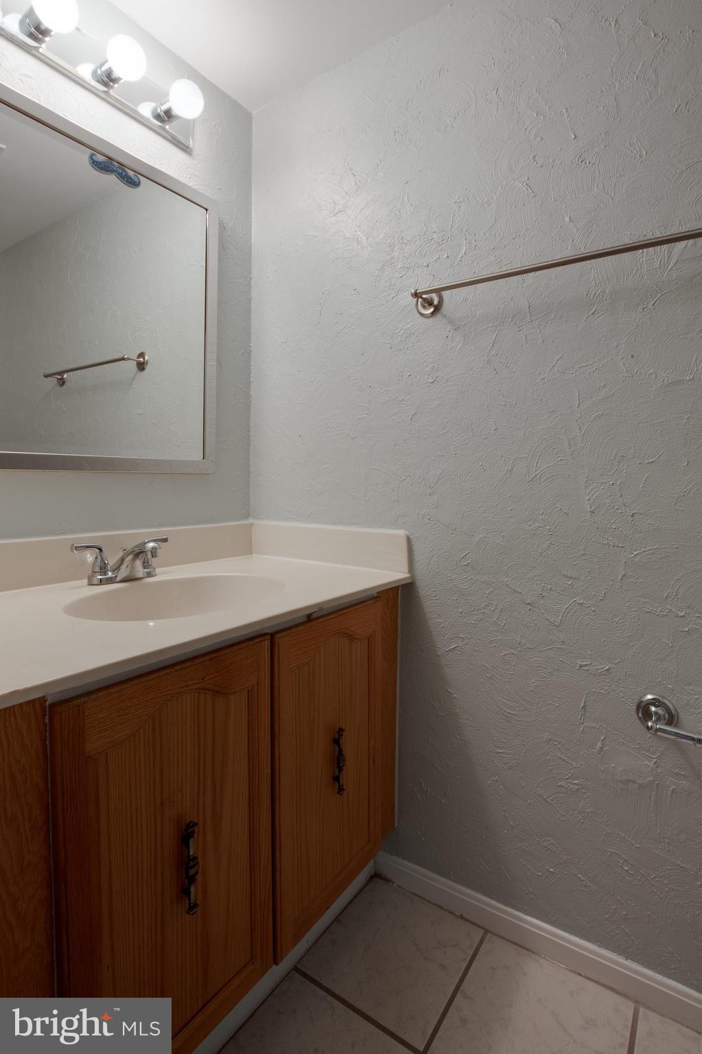 KINGS PARK WEST - Residential Lease