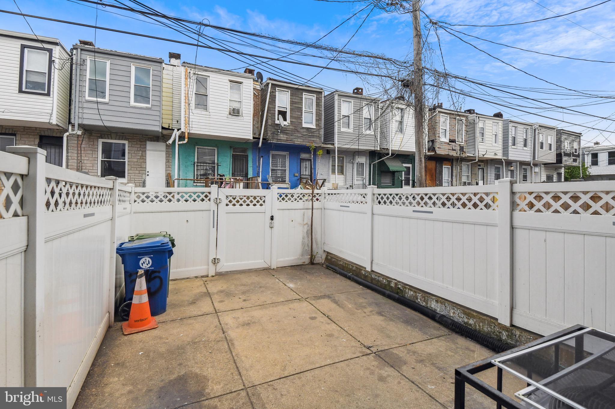 ELLWOOD PARK - Residential