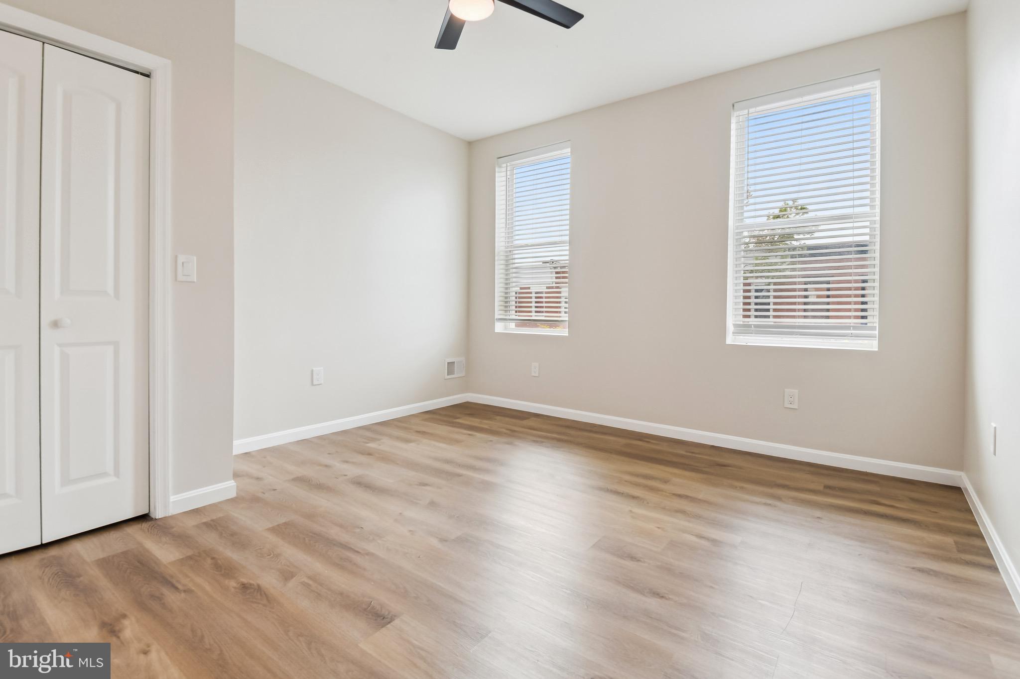 ELLWOOD PARK - Residential