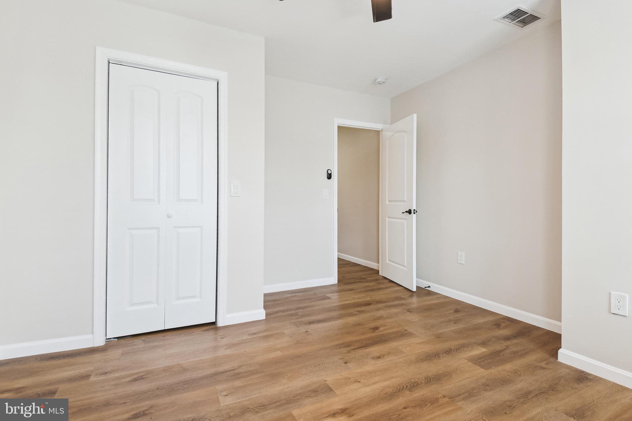 ELLWOOD PARK - Residential