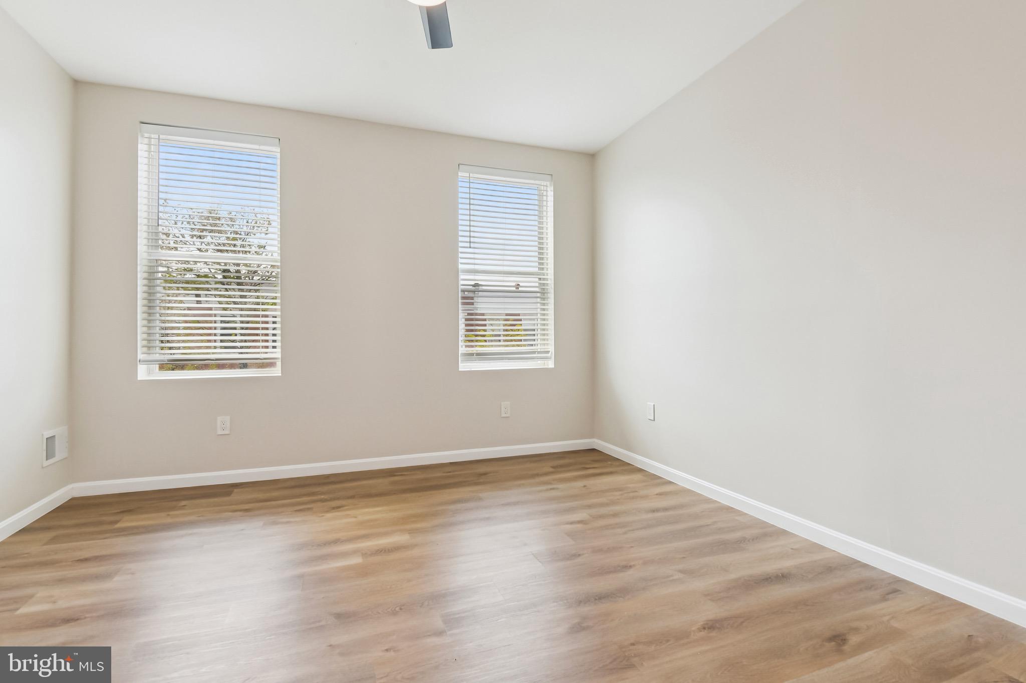 ELLWOOD PARK - Residential