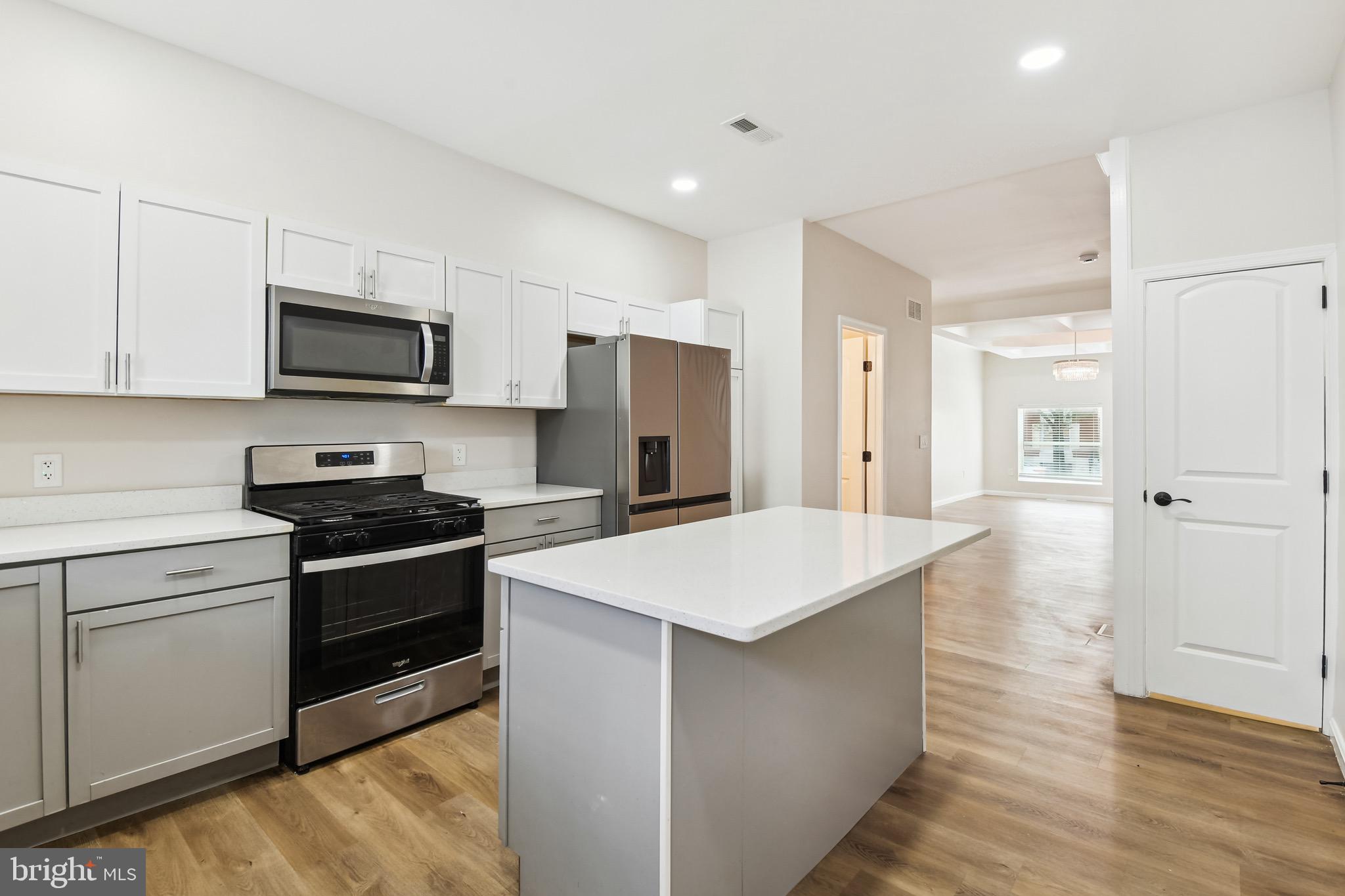 ELLWOOD PARK - Residential