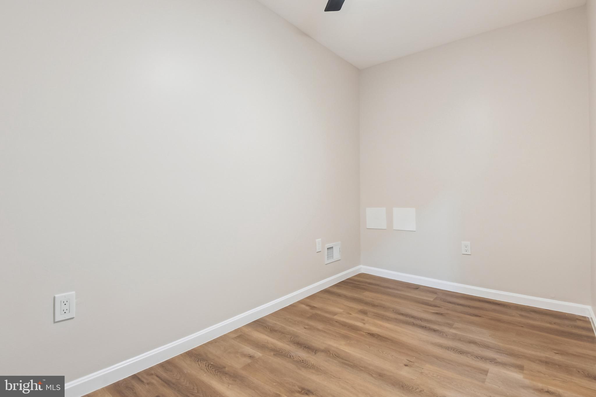 ELLWOOD PARK - Residential