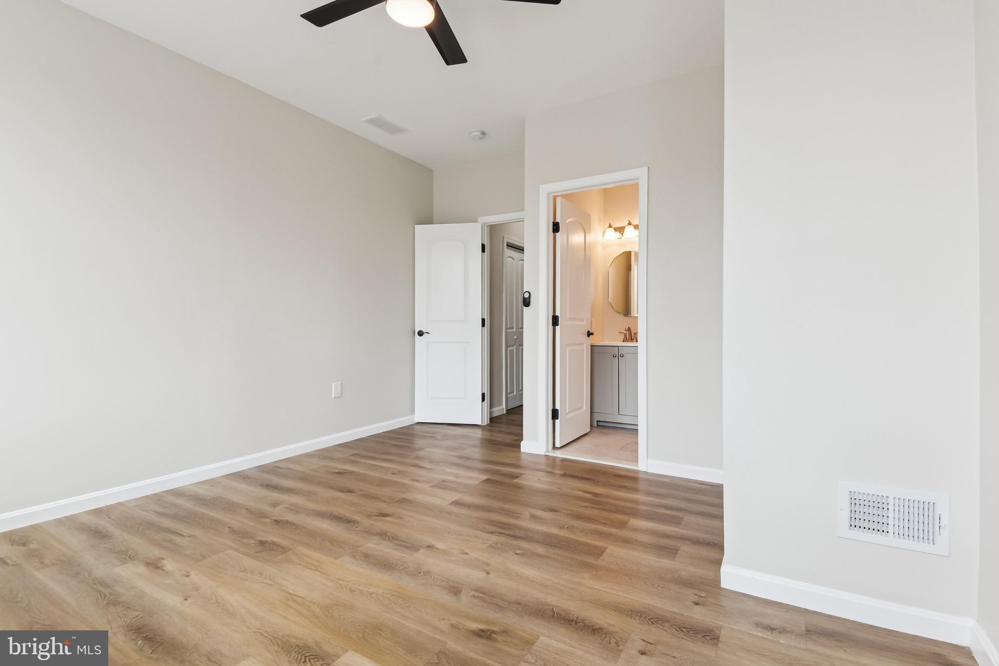 ELLWOOD PARK - Residential