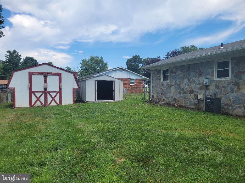 Photo of 601 Perry Drive, FREDERICKSBURG, VA 22405 (MLS # VAST2043238)