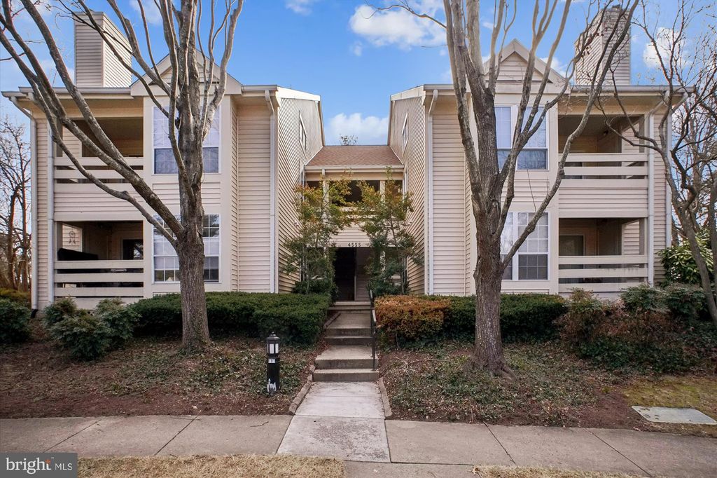Photo of 4555 Interlachen Court #J, ALEXANDRIA, VA 22312 (MLS # VAFX2286948)